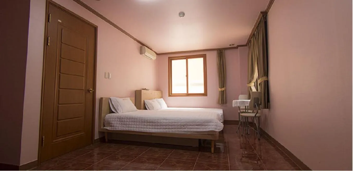 Bed in Busan Station Centum Hotel