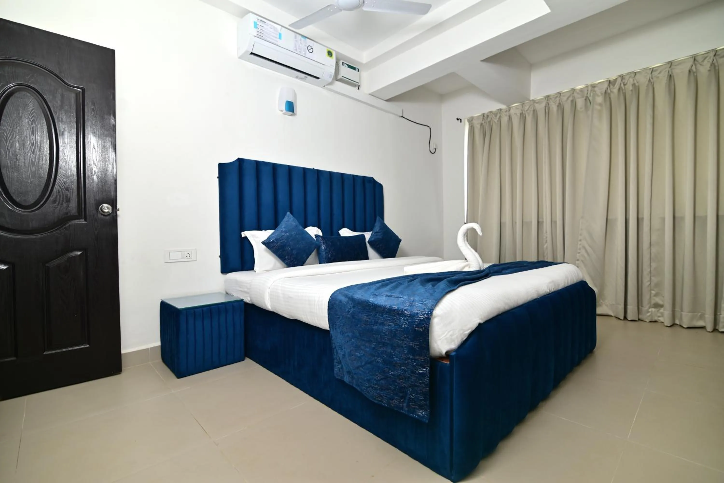 Bed in Q lite Calangute