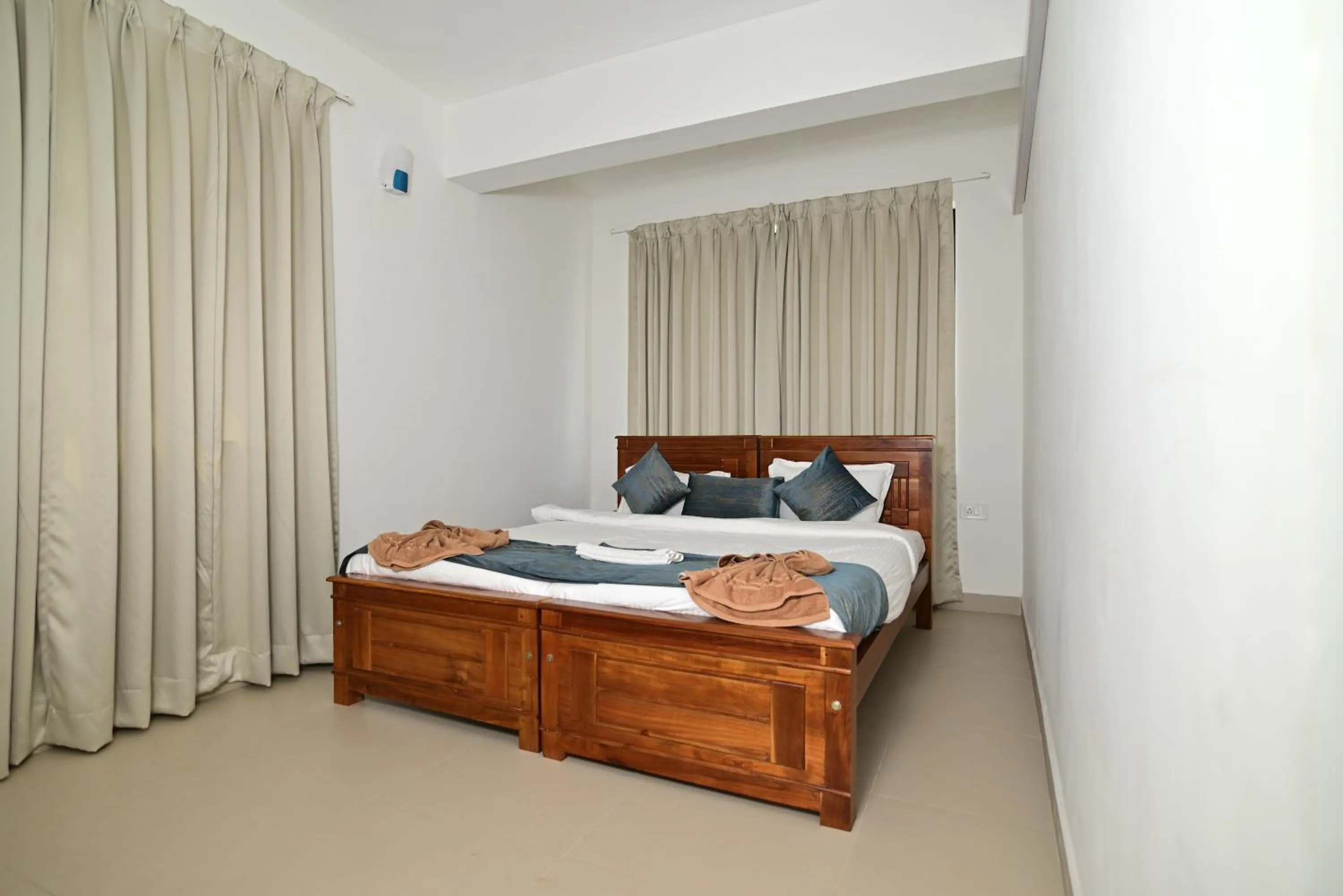 Bed in Q lite Calangute