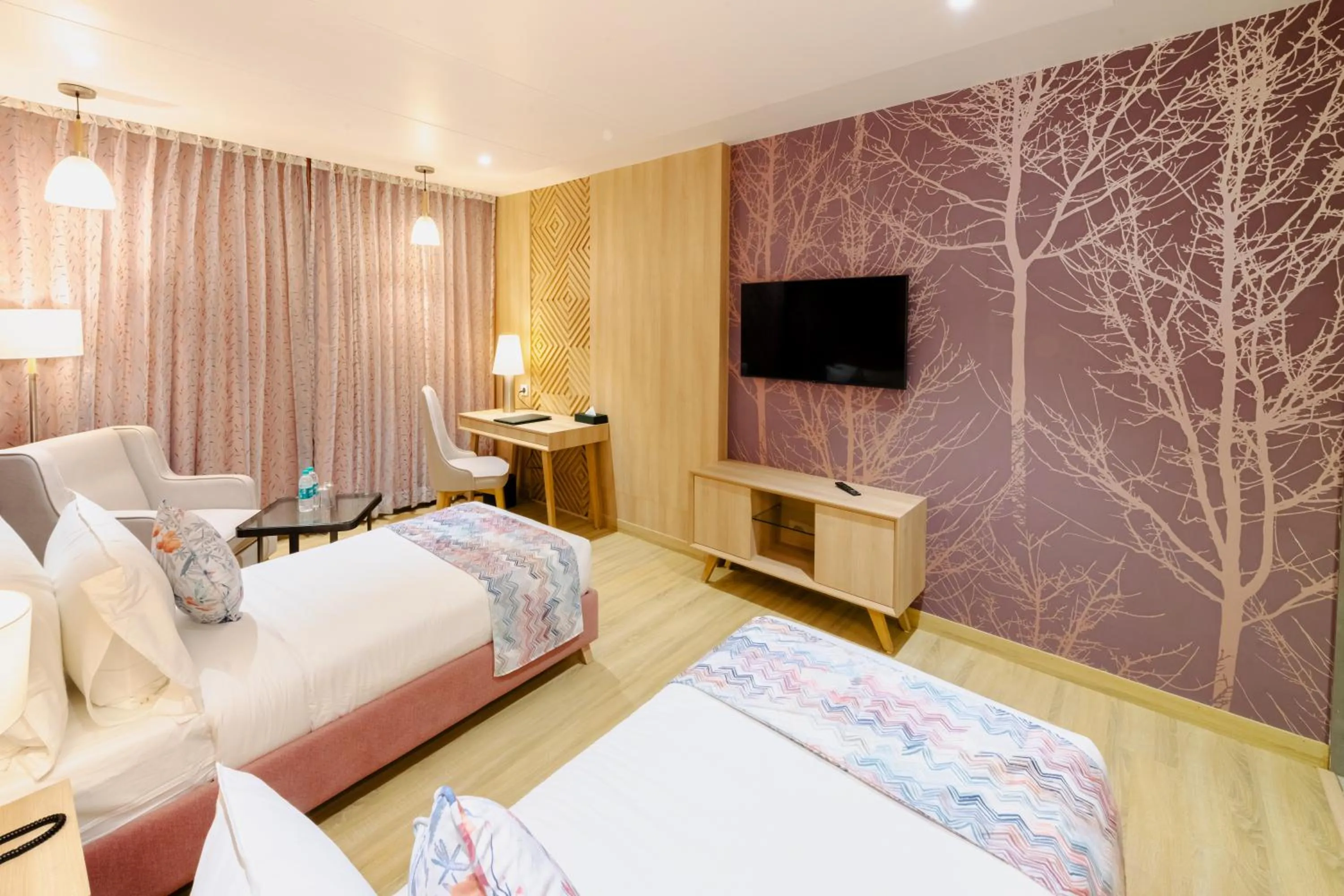 Bedroom, Bed in Signature Hotel