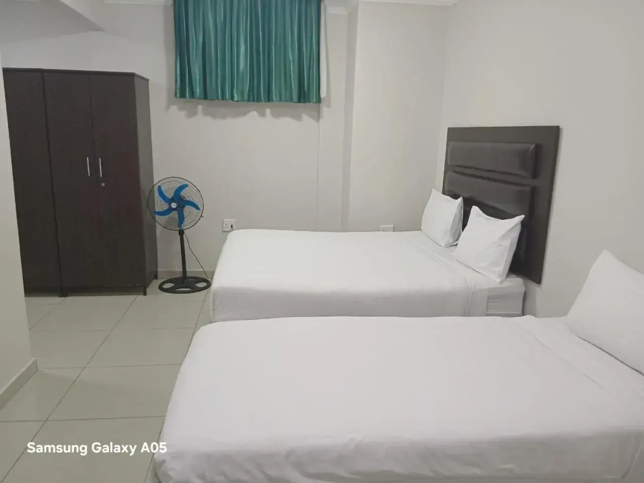 Standard King Room in Bayside Self Catering and Hotel 14 Monty Naicker Pinestreet Durban Standard King Room in Bayside Self Catering and Hotel 14 Monty Naicker Pinestreet Durban