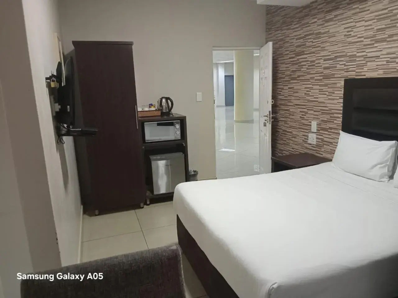 Deluxe King Room in Bayside Self Catering and Hotel 14 Monty Naicker Pinestreet Durban Deluxe King Room in Bayside Self Catering and Hotel 14 Monty Naicker Pinestreet Durban