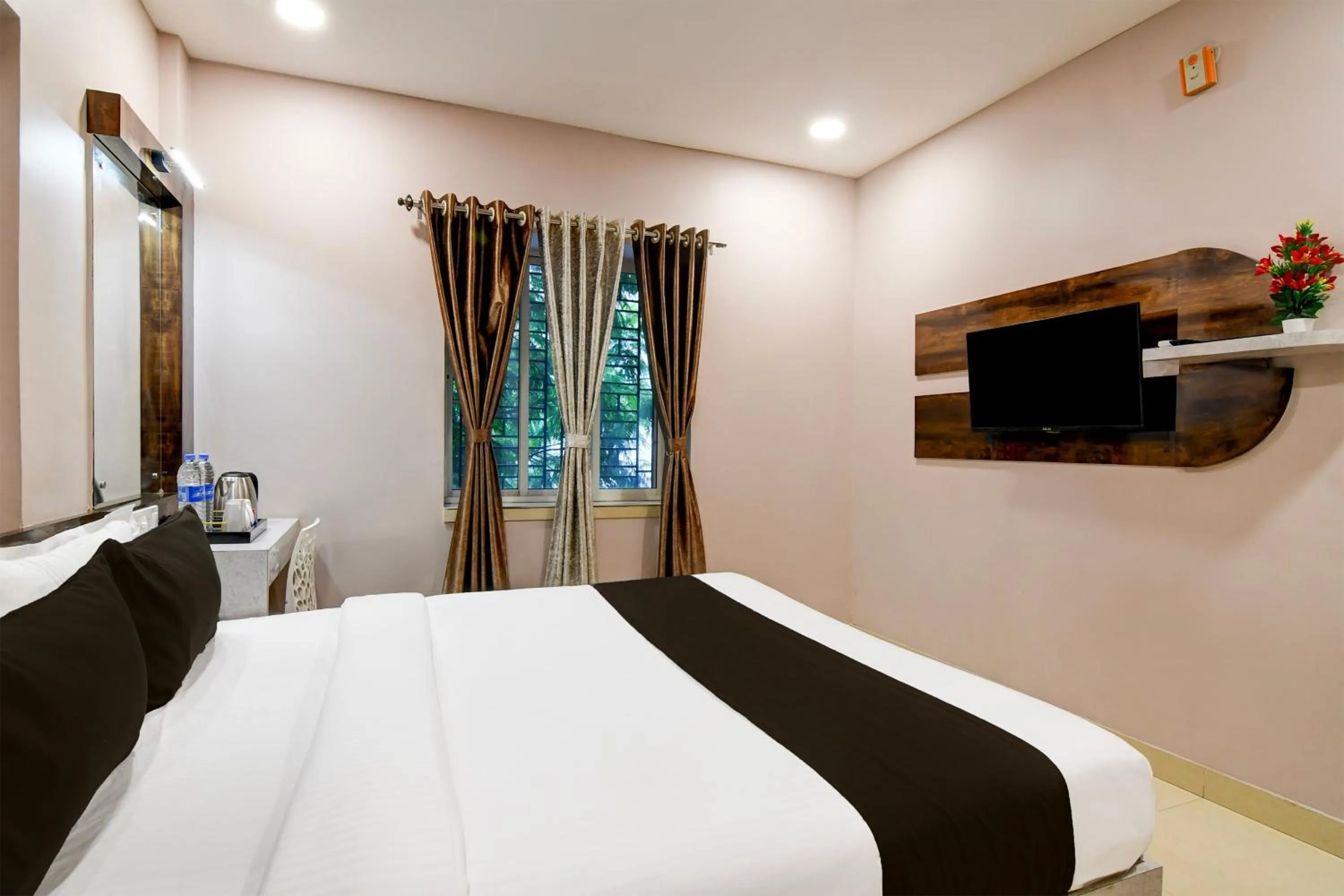 Bedroom, Bed in Super Collection O New Town Near OM Sweets Formerly Shiva Inn