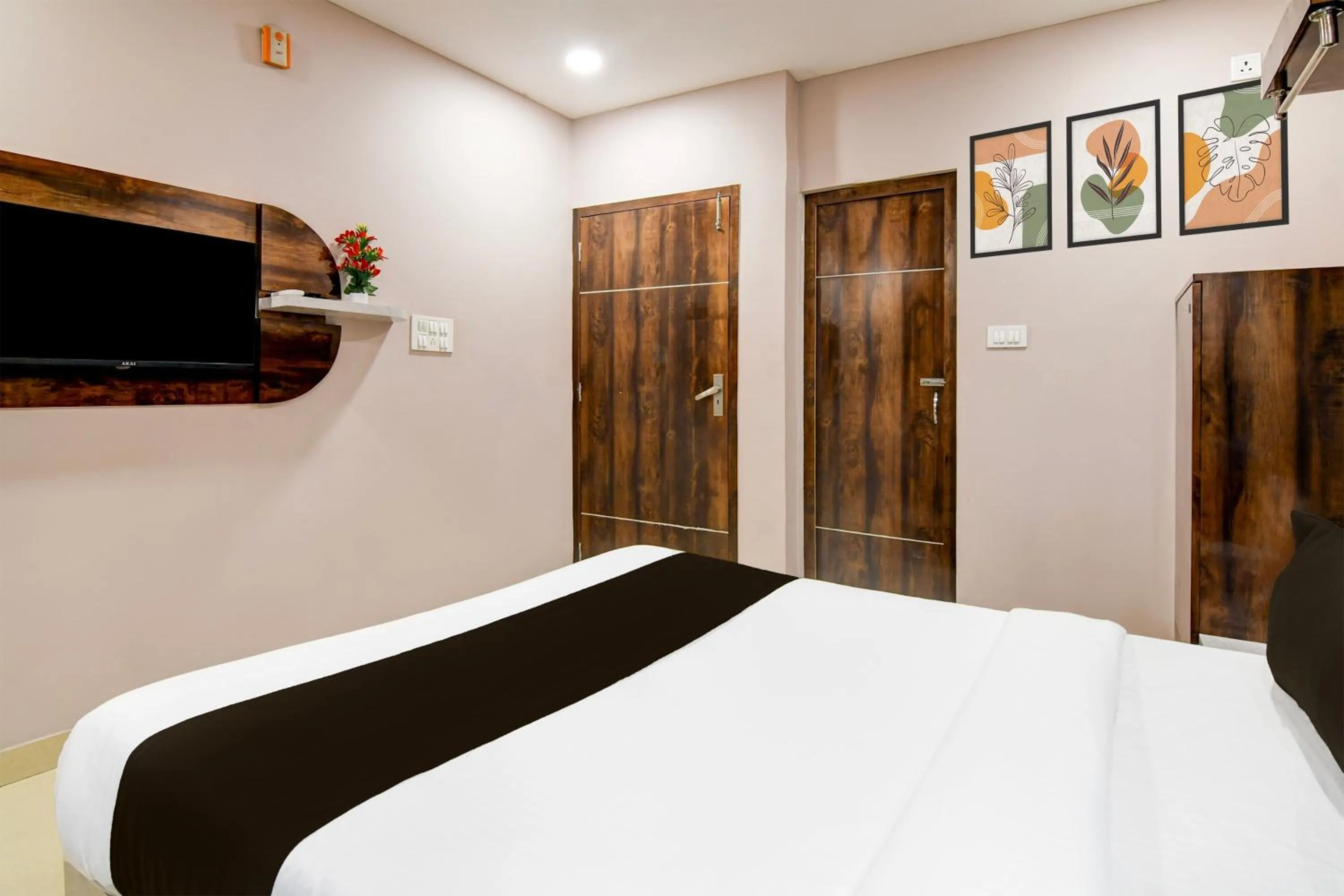 Bedroom, Bed in Super Collection O New Town Near OM Sweets Formerly Shiva Inn