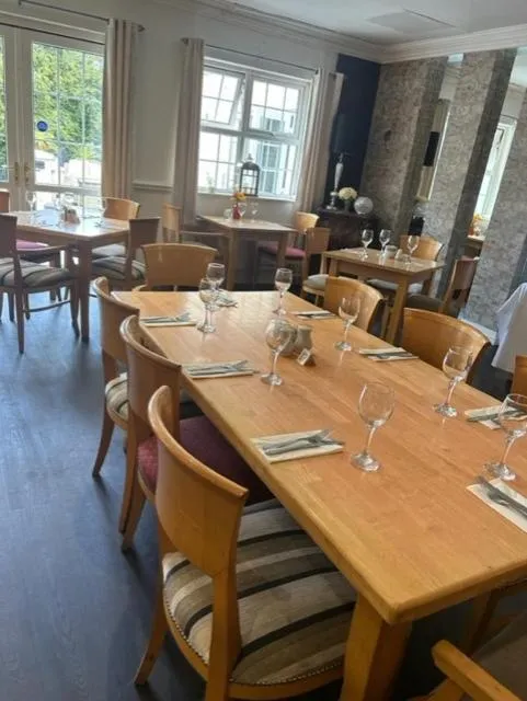Restaurant/places to eat in Drummond Hotel