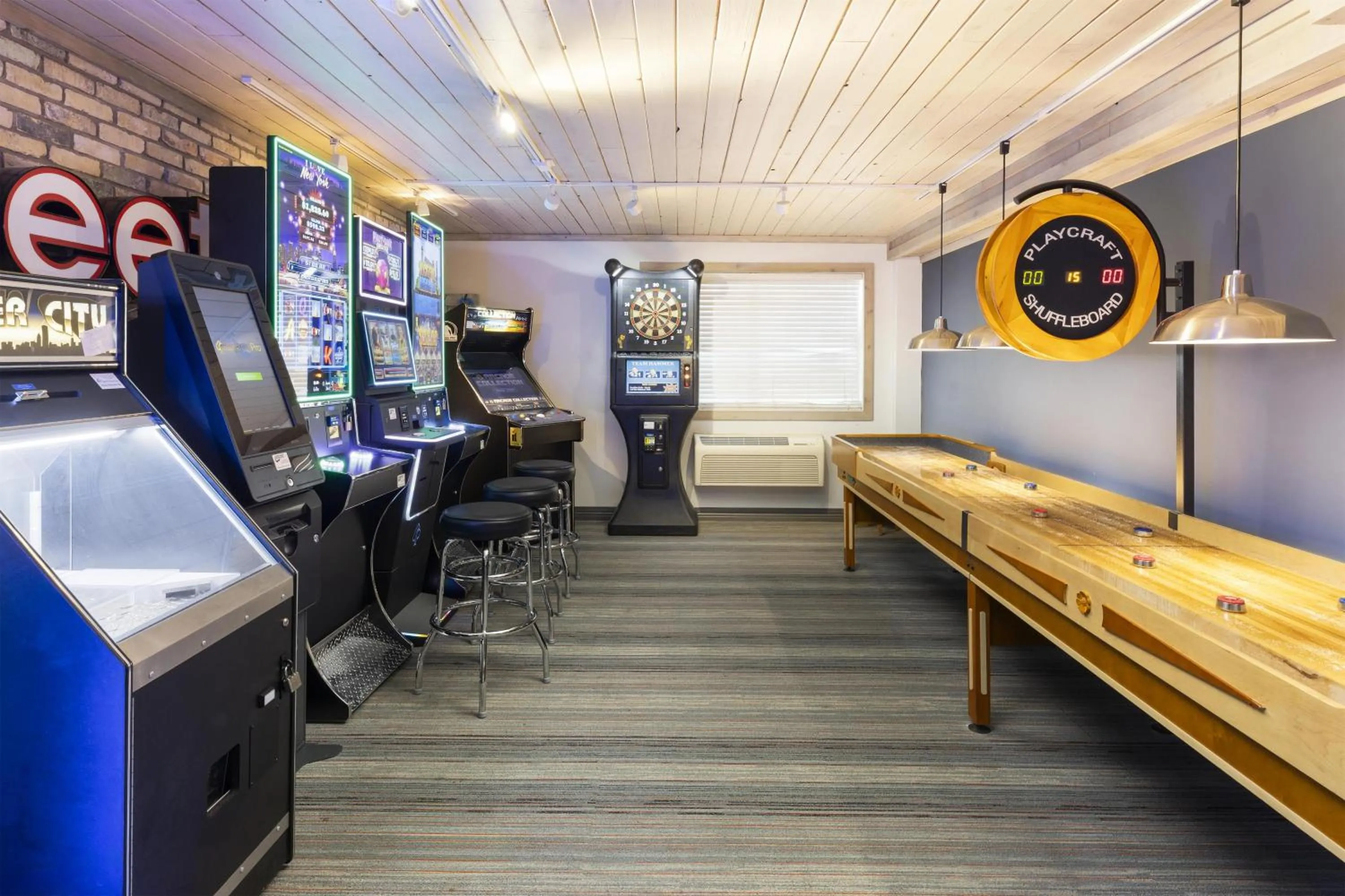 Sports in Harbor Town Inn, BW Signature Collection