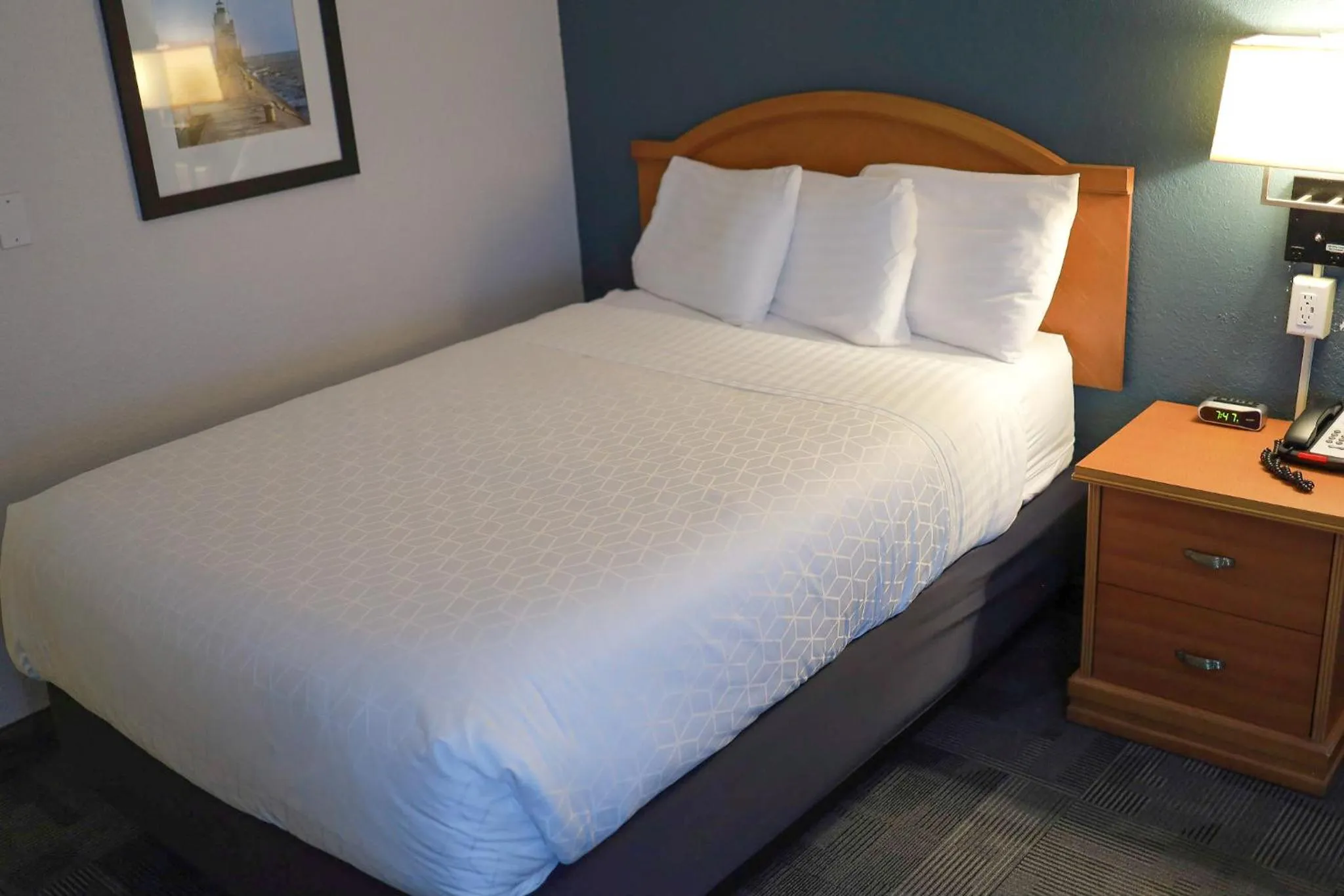 Bedroom, Bed in Harbor Town Inn, BW Signature Collection