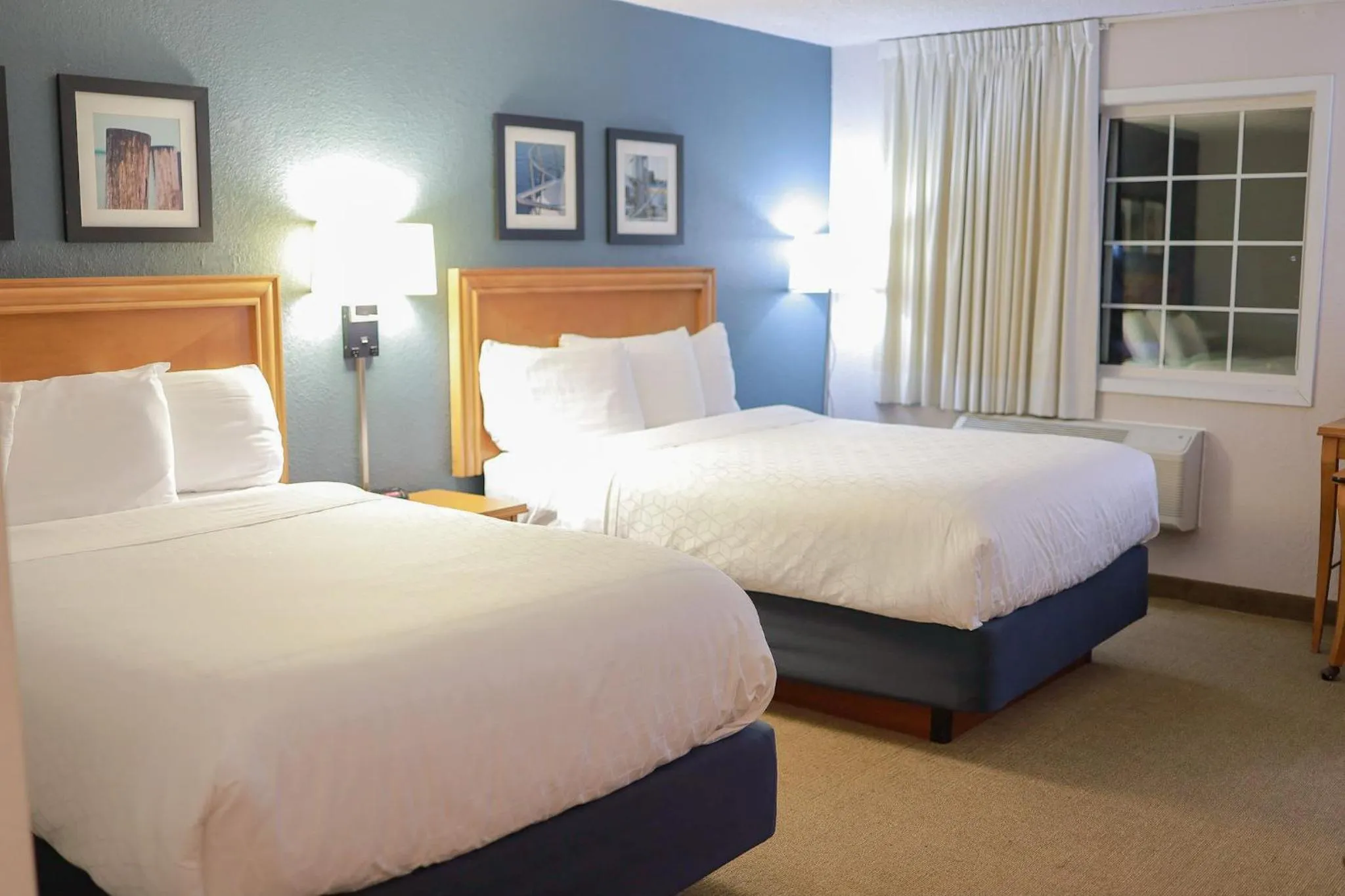 Bedroom, Bed in Harbor Town Inn, BW Signature Collection