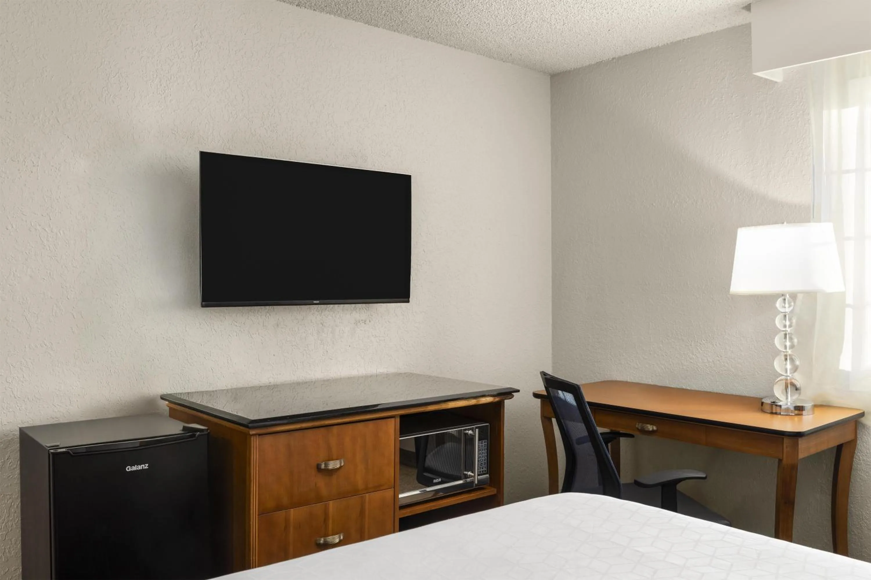 Bedroom in Harbor Town Inn, BW Signature Collection