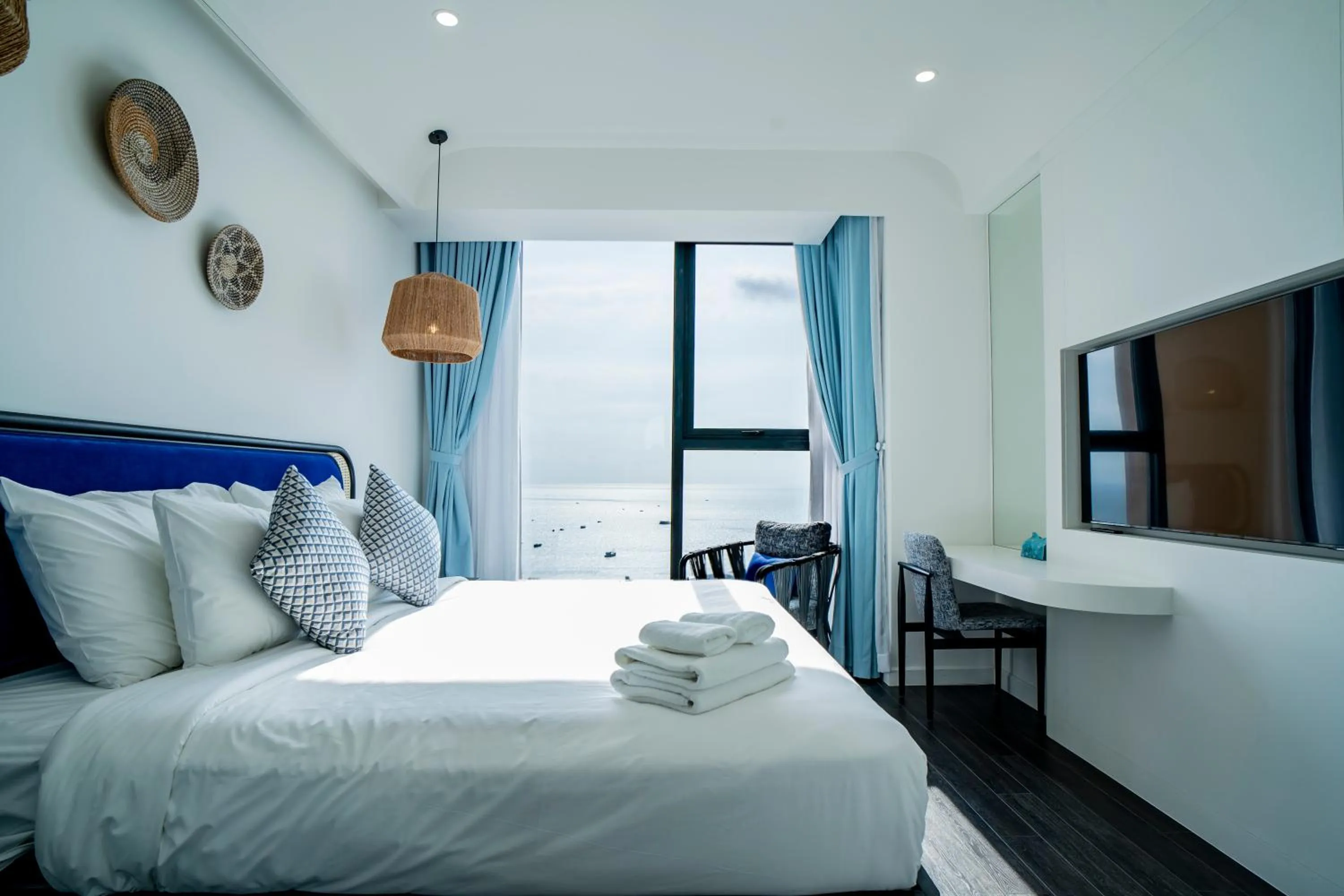 Photo of the whole room, Bed in We Young Apartments by HOFs - Fireworks & Ocean view