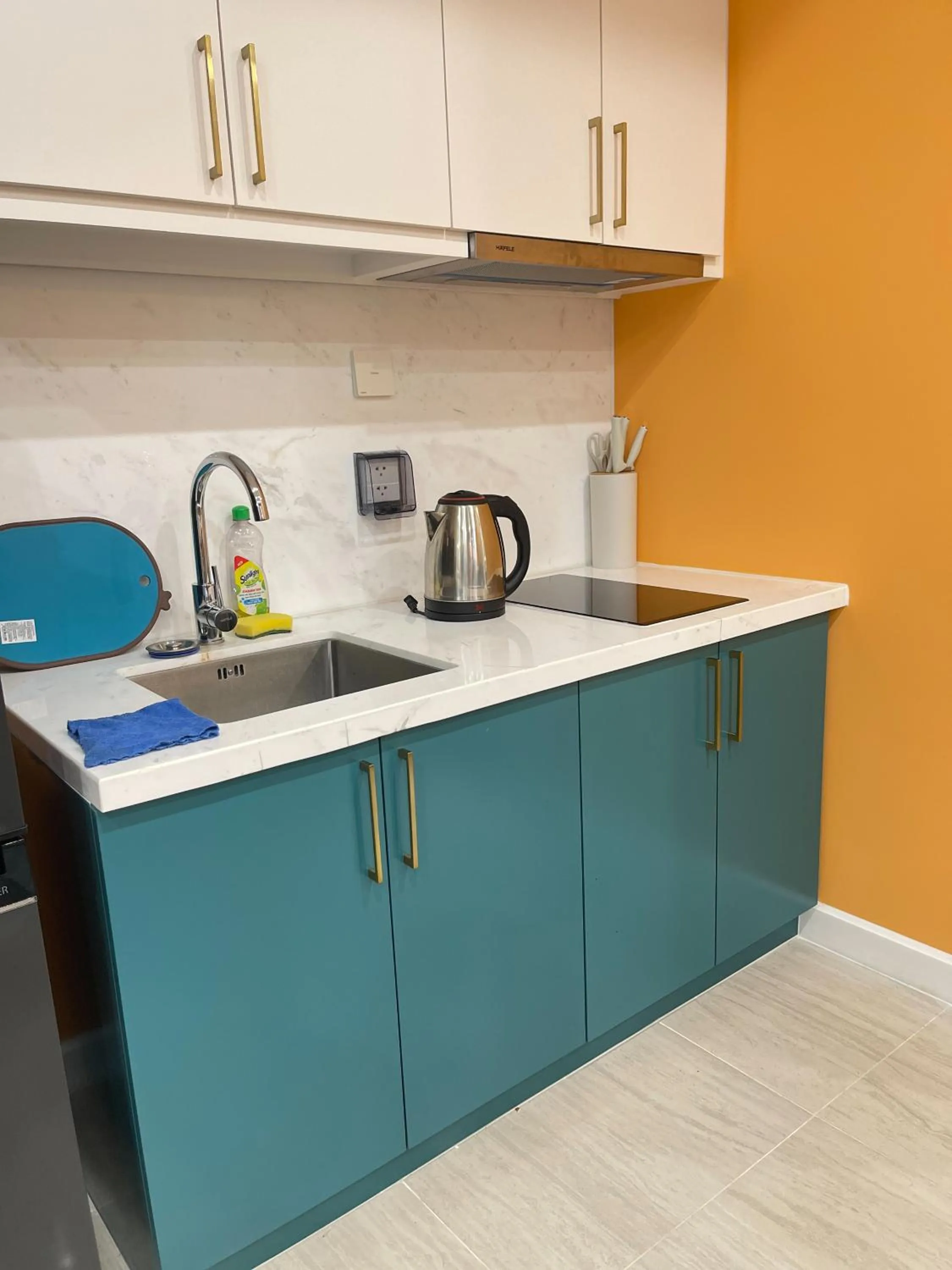 stove in We Young Apartments by HOFs - Fireworks & Ocean view