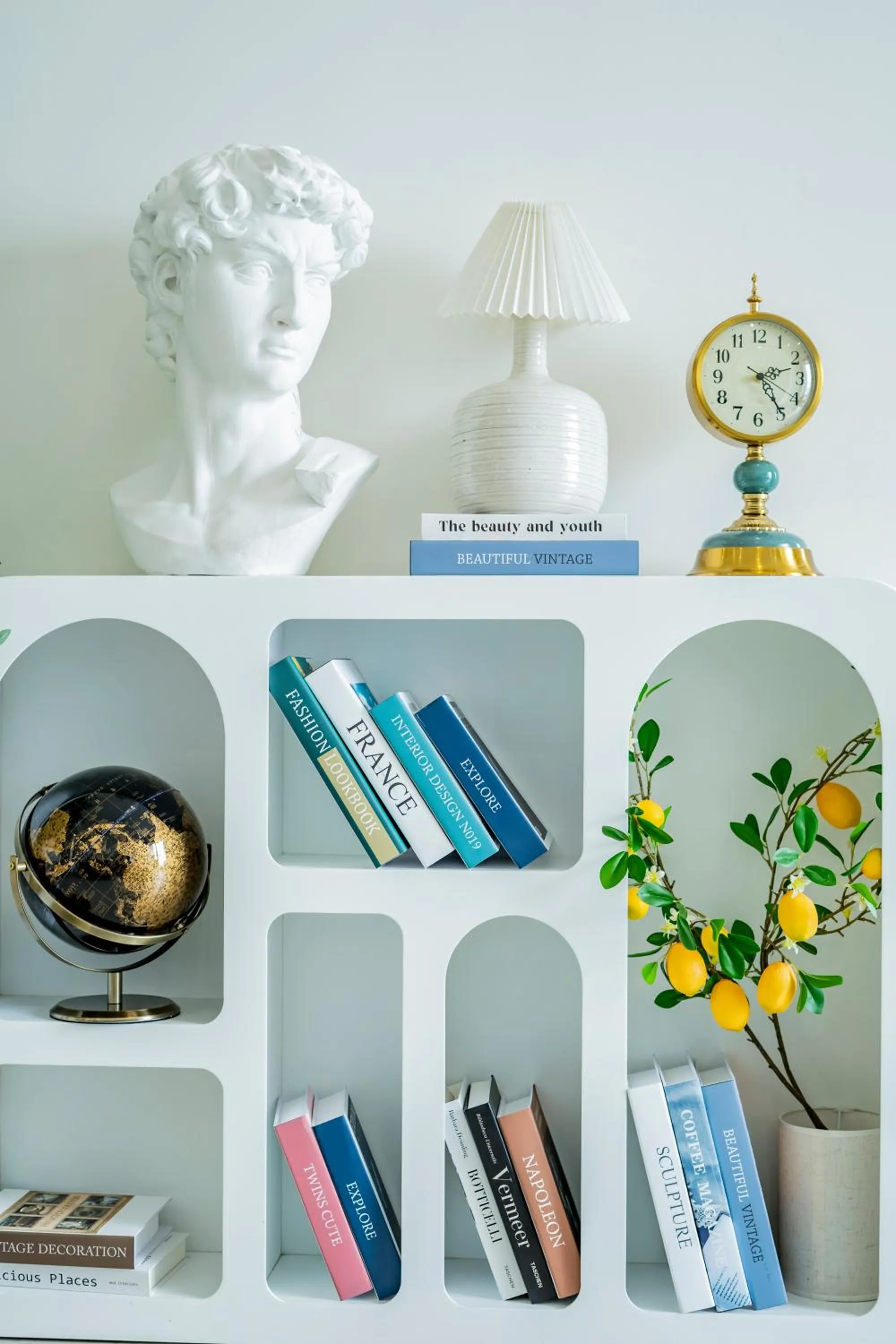 Decorative detail in We Young Apartments by HOFs - Fireworks & Ocean view