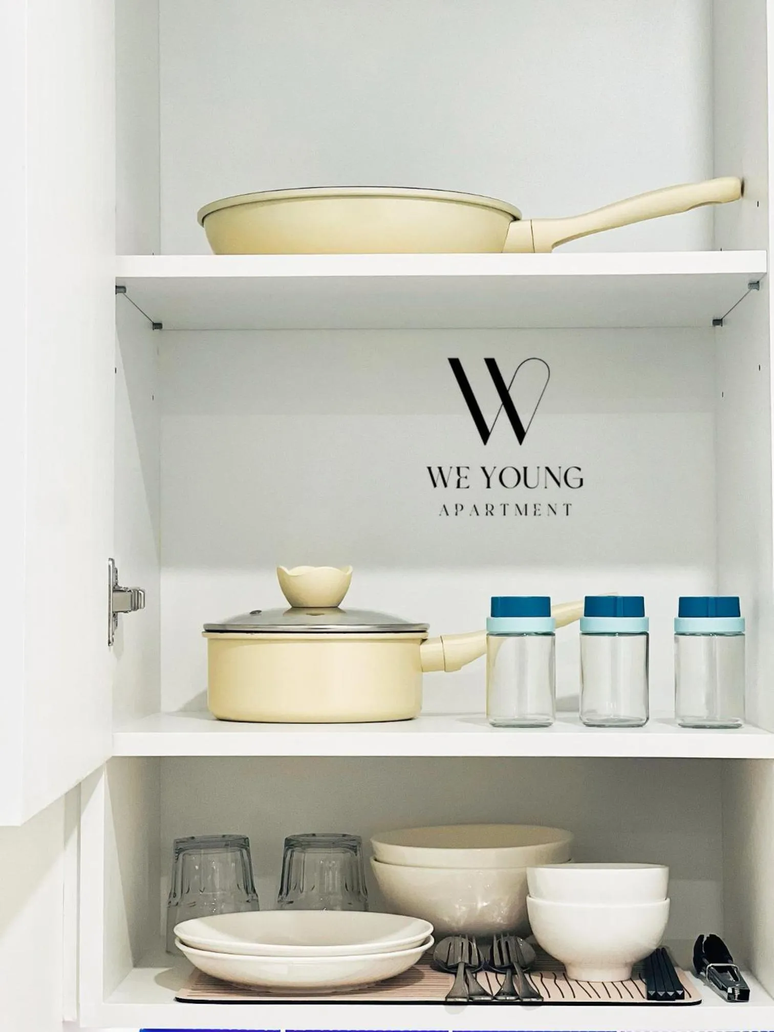 Kitchen or kitchenette in We Young Apartments by HOFs - Fireworks & Ocean view