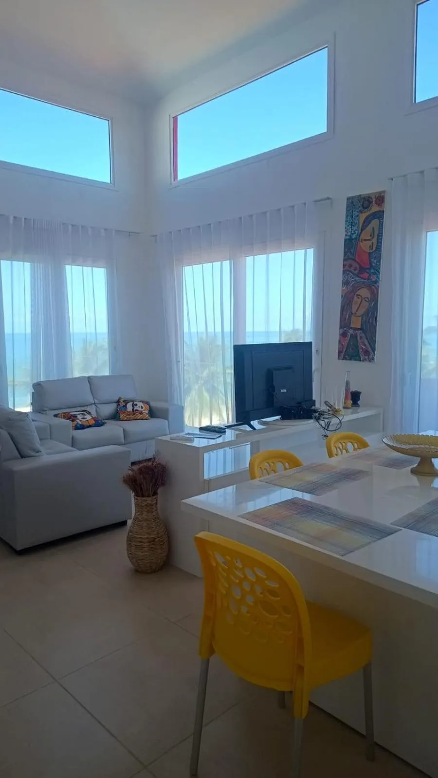 Communal lounge/ TV room in ApartHotel Praia dos Carneiros