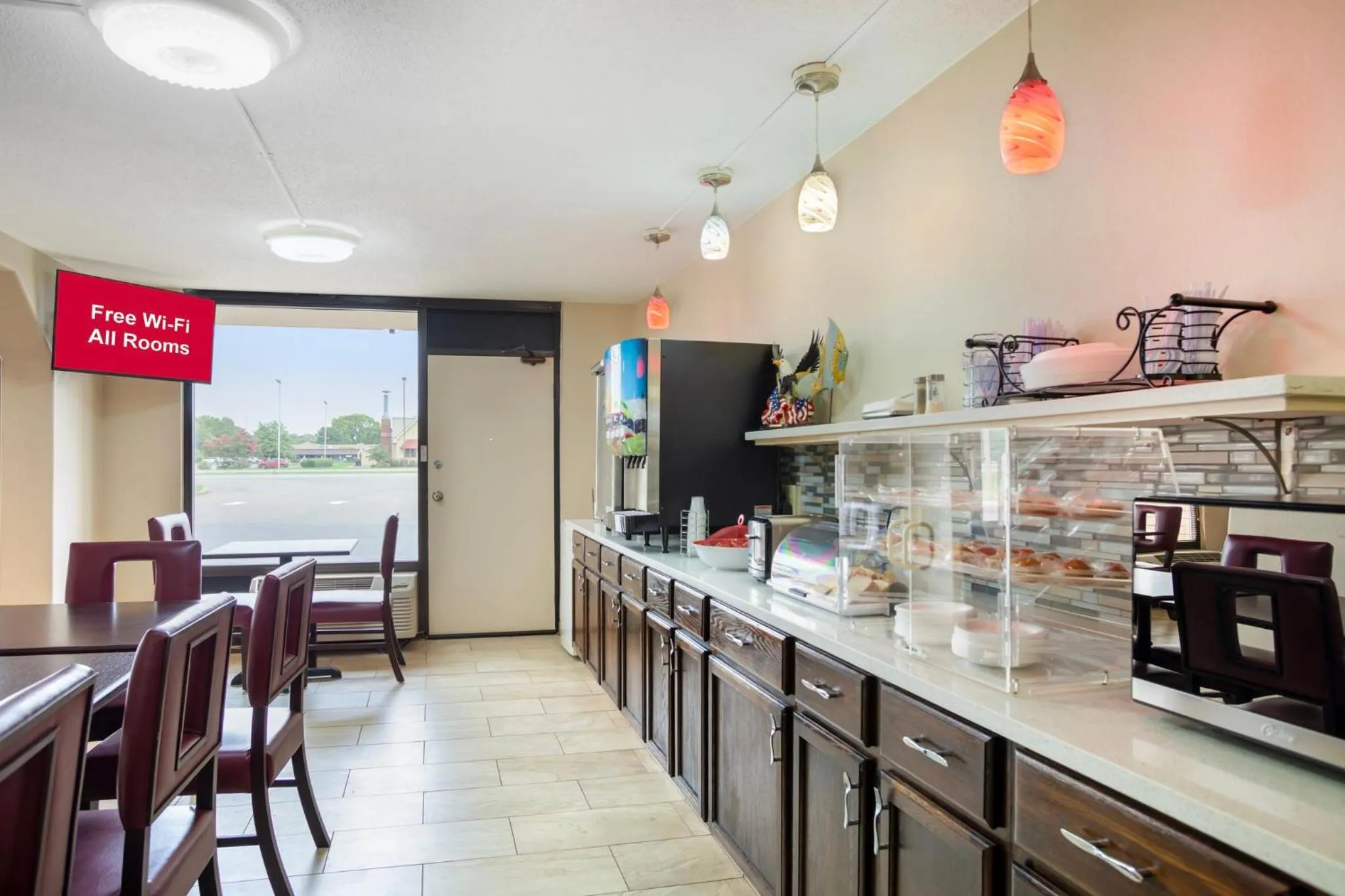 Breakfast in HomeTowne Studios by Red Roof Huntsville - Madison