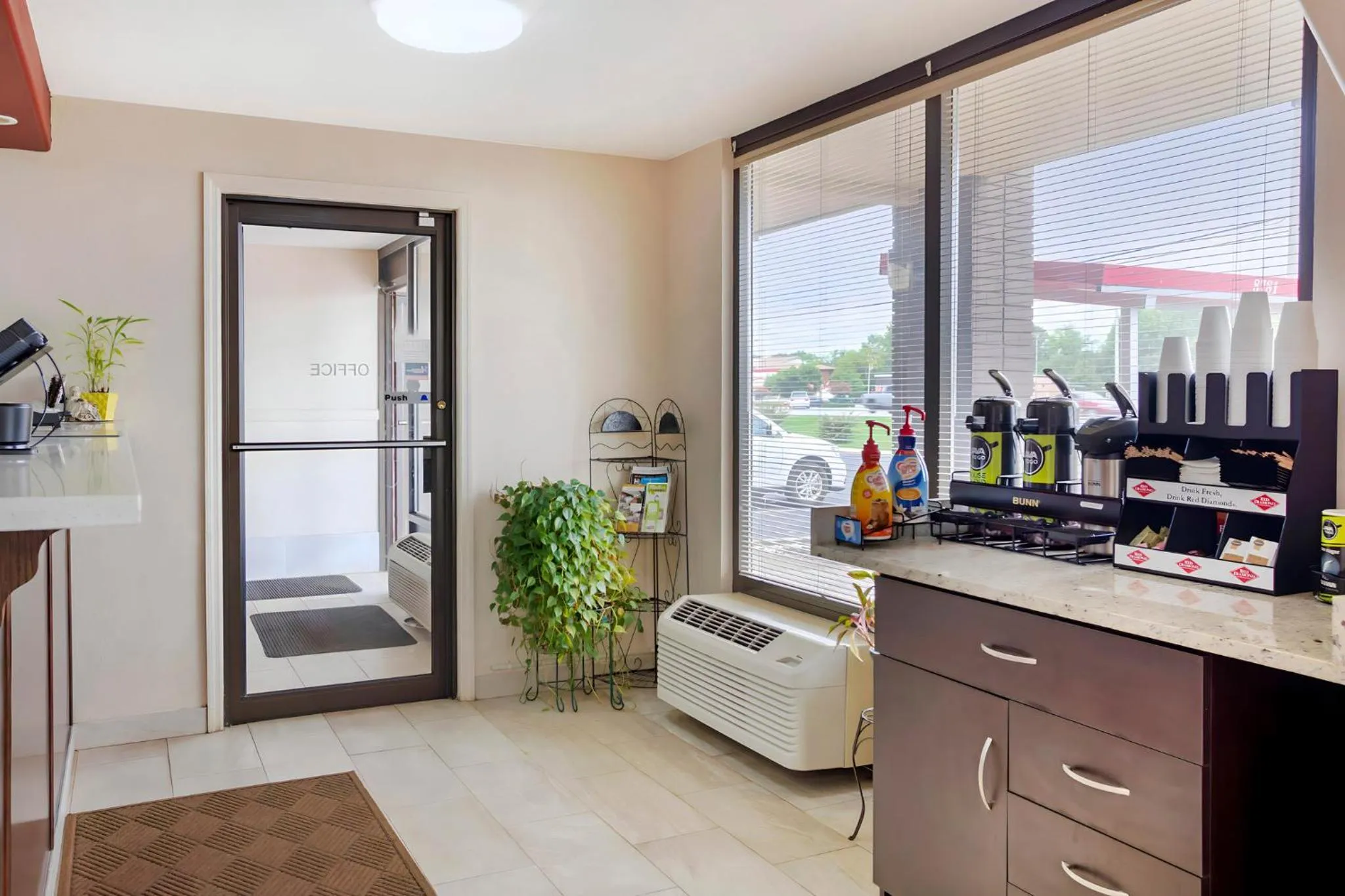 Other in HomeTowne Studios by Red Roof Huntsville - Madison