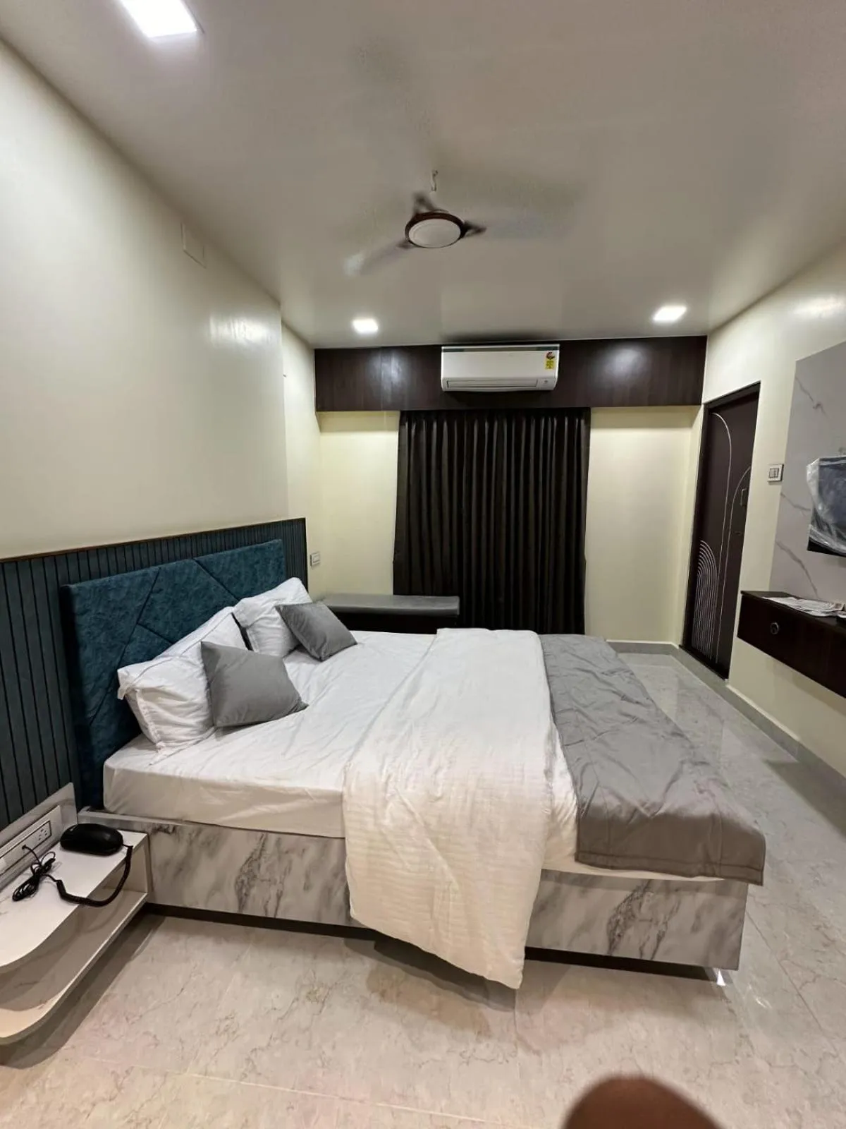 Bed in Jai Raja's Tower