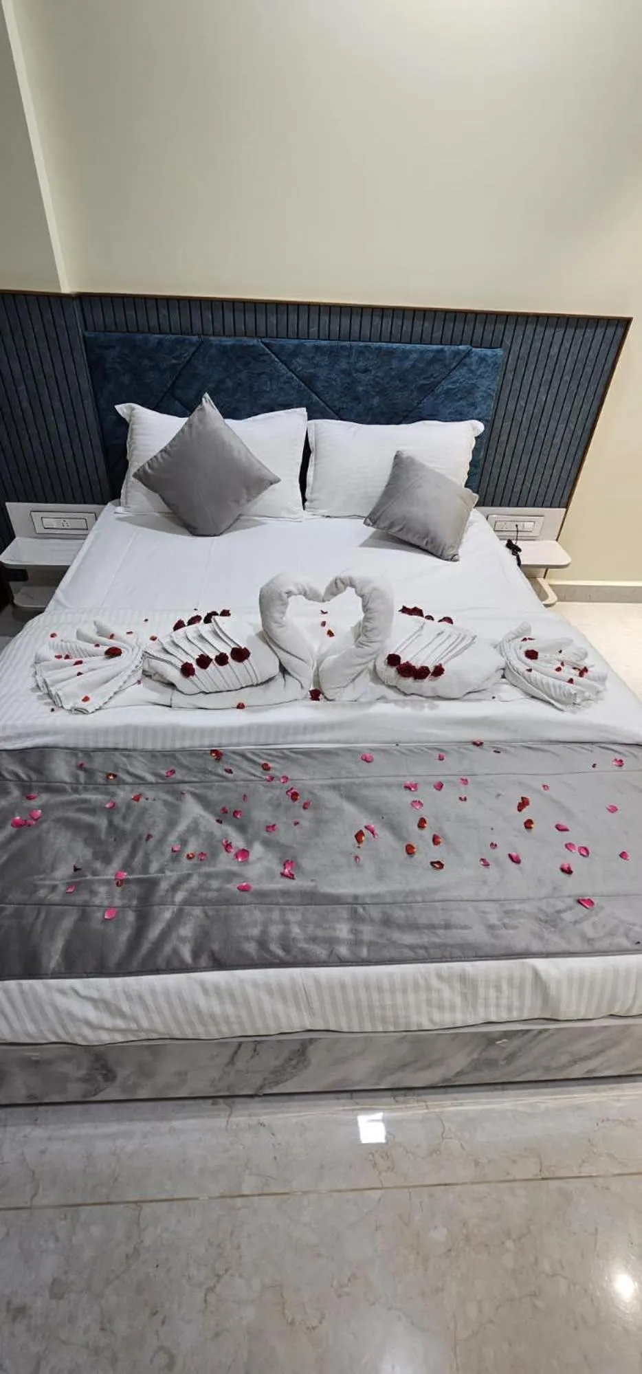 Bedroom, Bed in Jai Raja's Tower