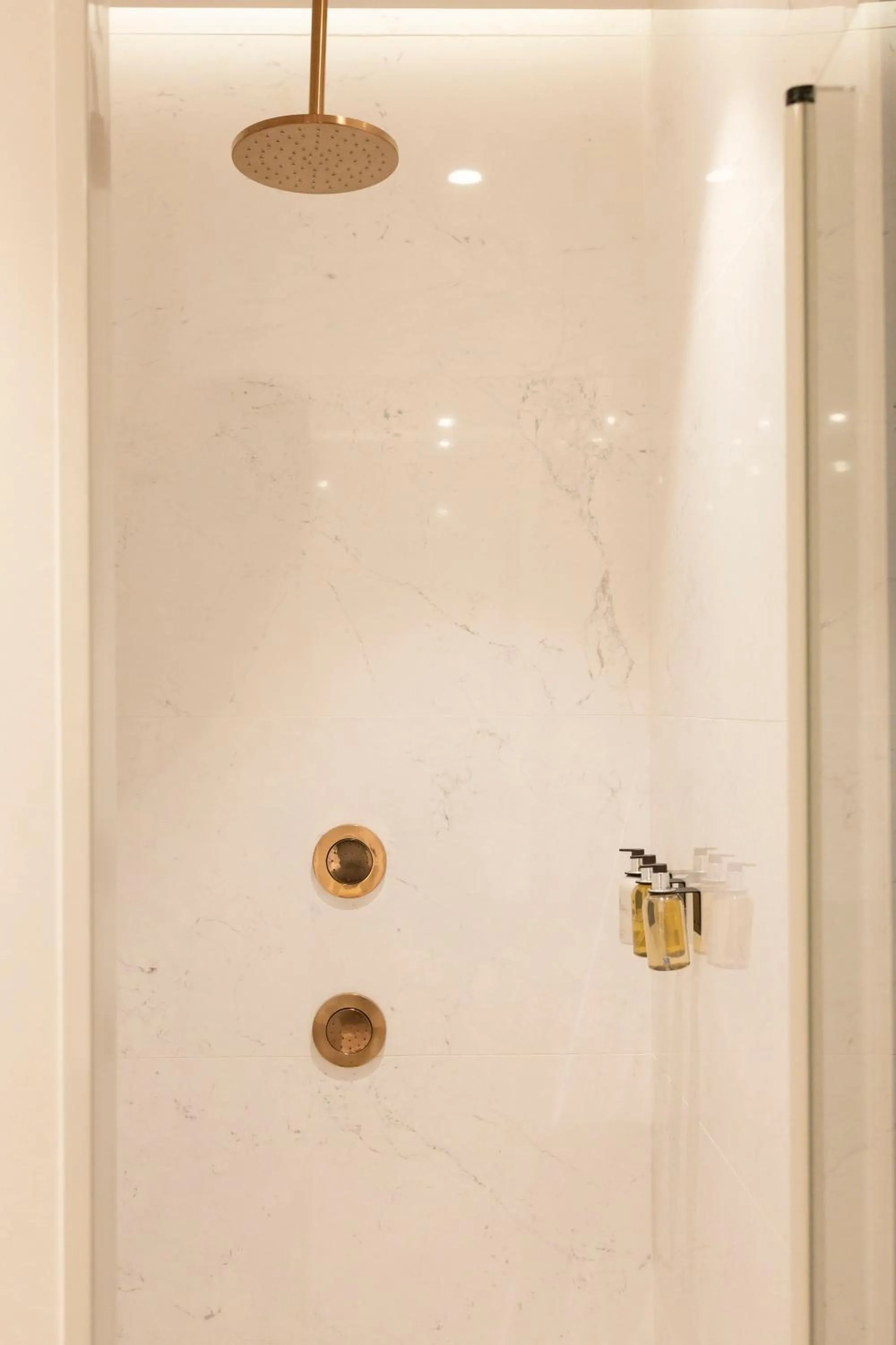 Shower in Hotel Boutique Sidonia