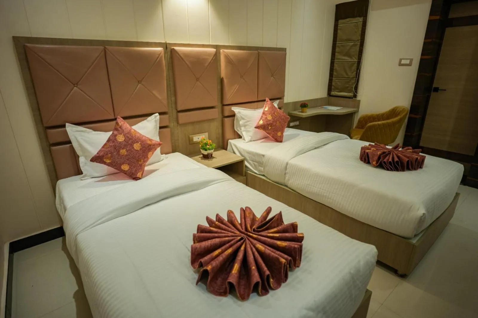 Bed in Sri Shyam Villas Near Kashi Vishwanath Temple