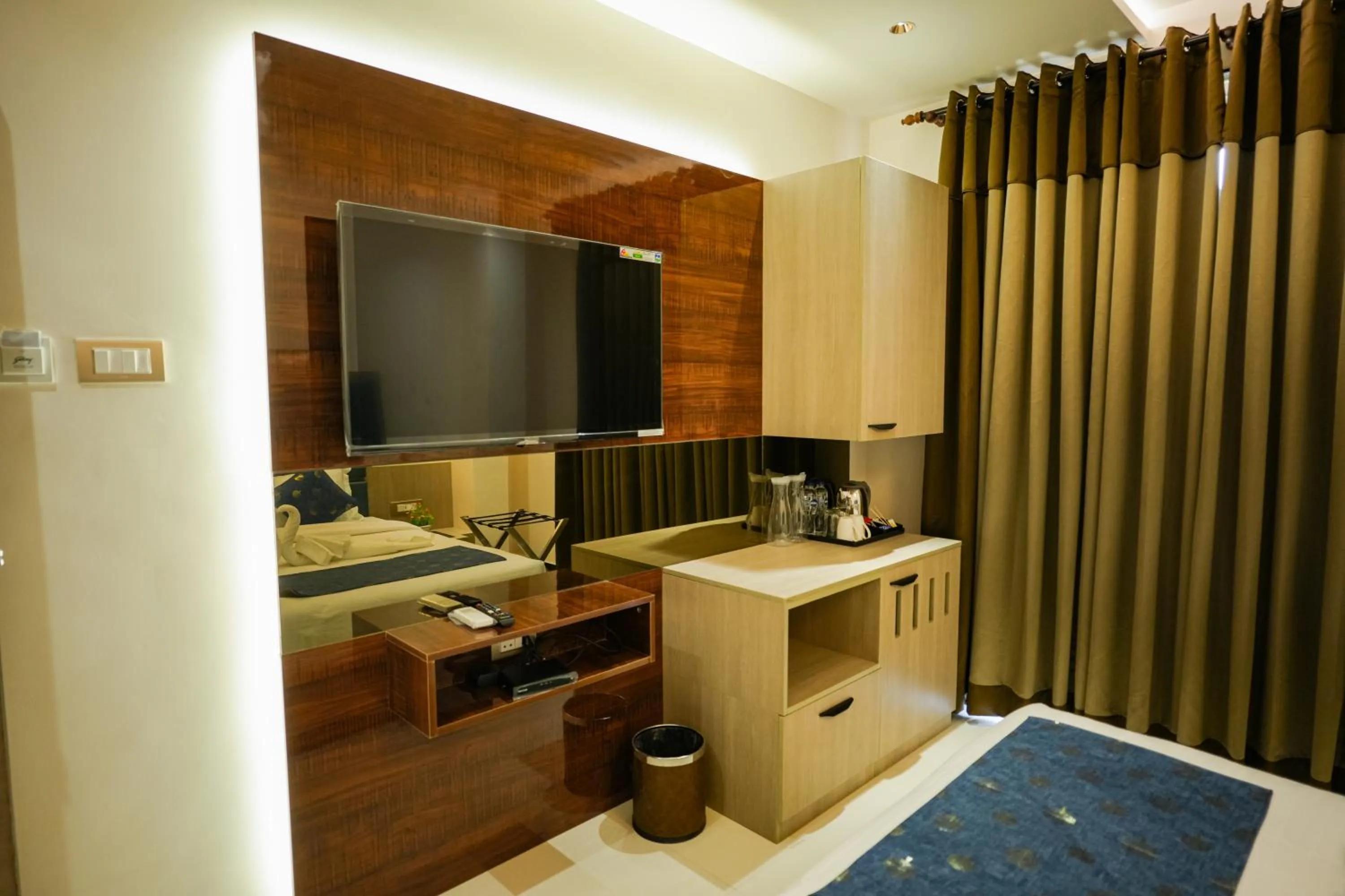 TV and multimedia in Sri Shyam Villas Near Kashi Vishwanath Temple