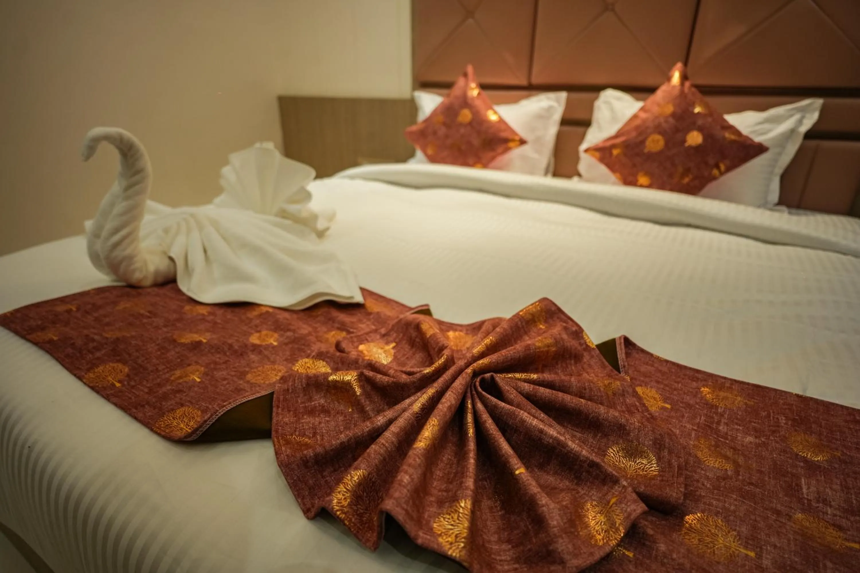 Photo of the whole room, Bed in Sri Shyam Villas Near Kashi Vishwanath Temple