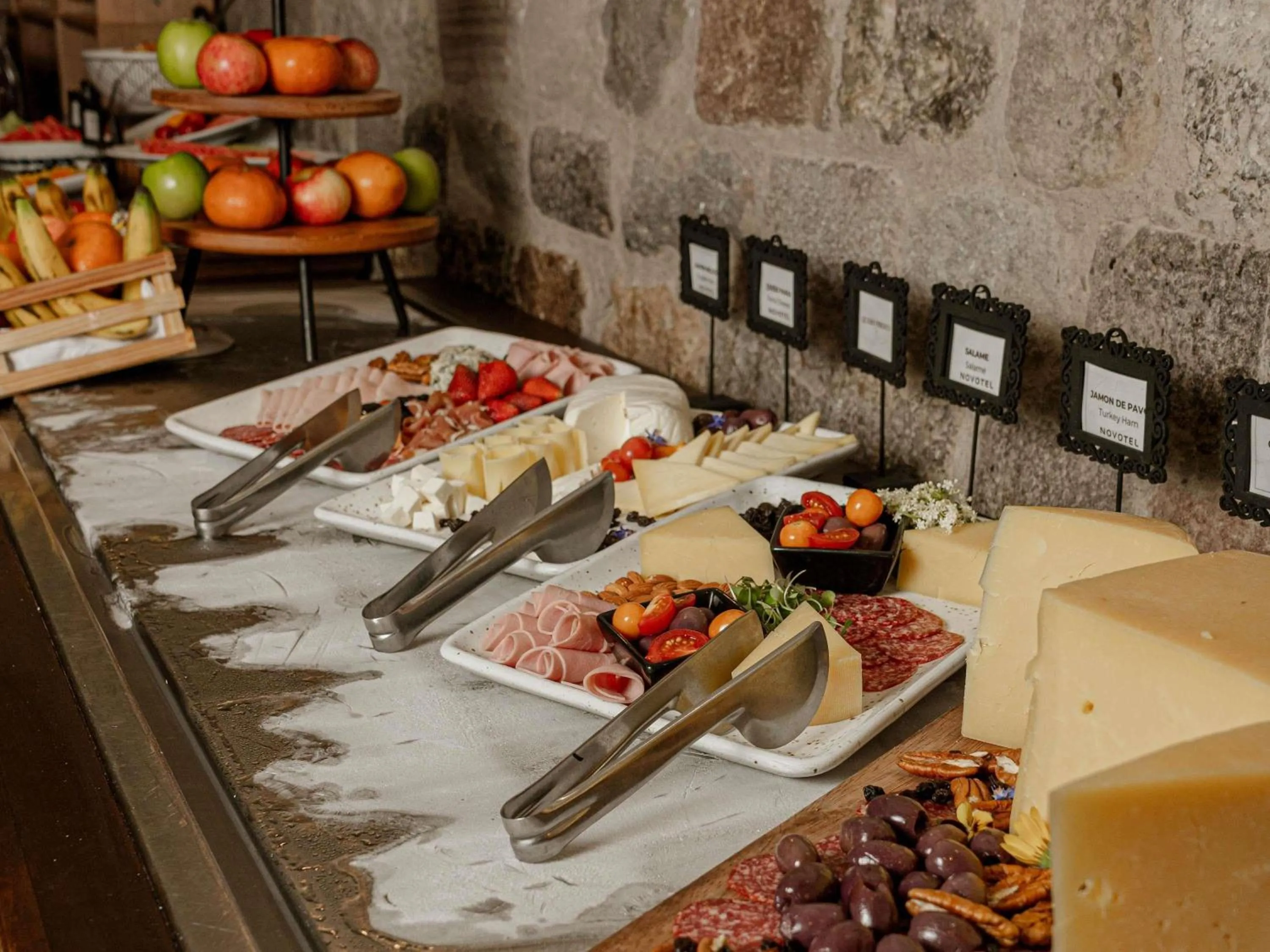 Restaurant/places to eat in Novotel Cusco