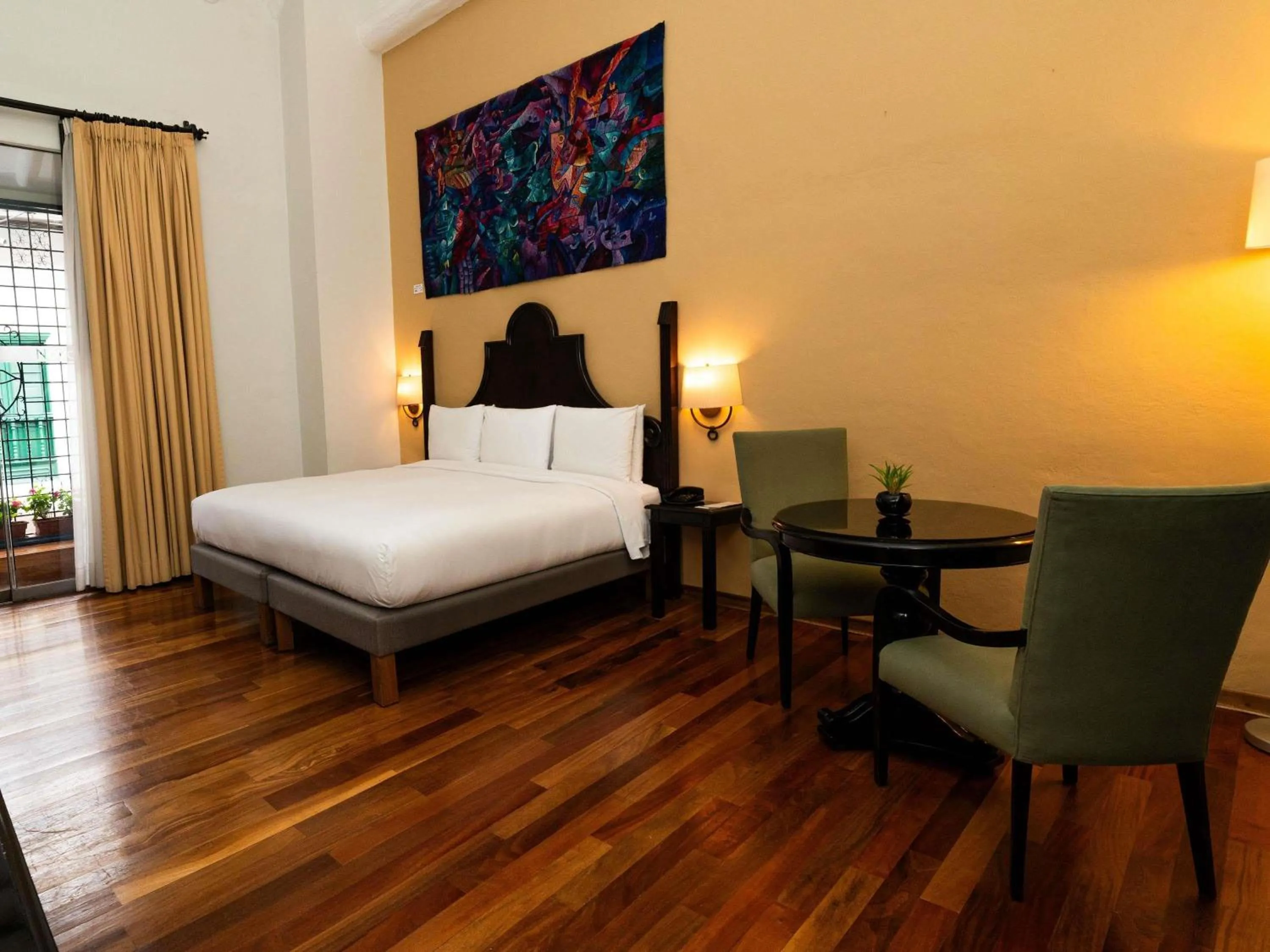 Bedroom, Bed in Novotel Cusco