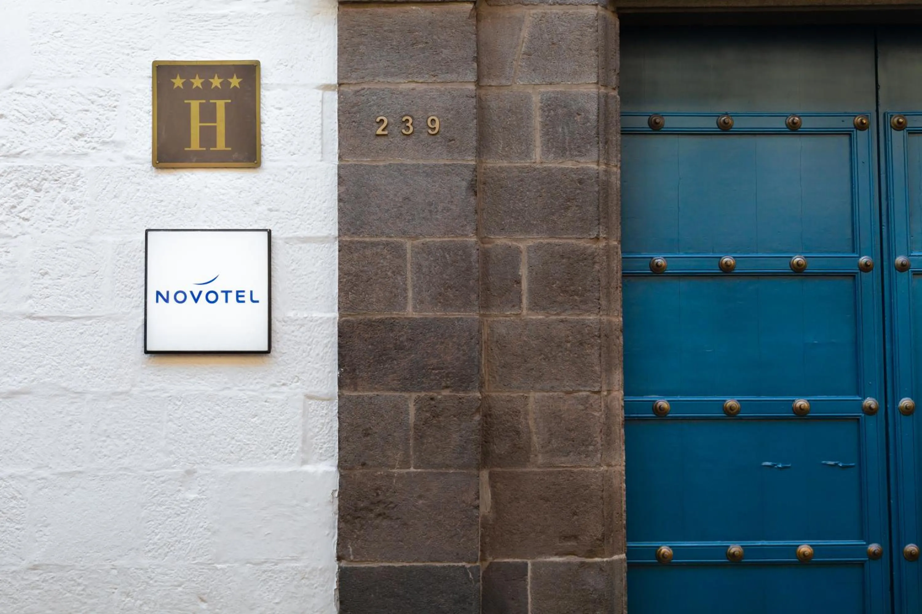 Facade/entrance in Novotel Cusco