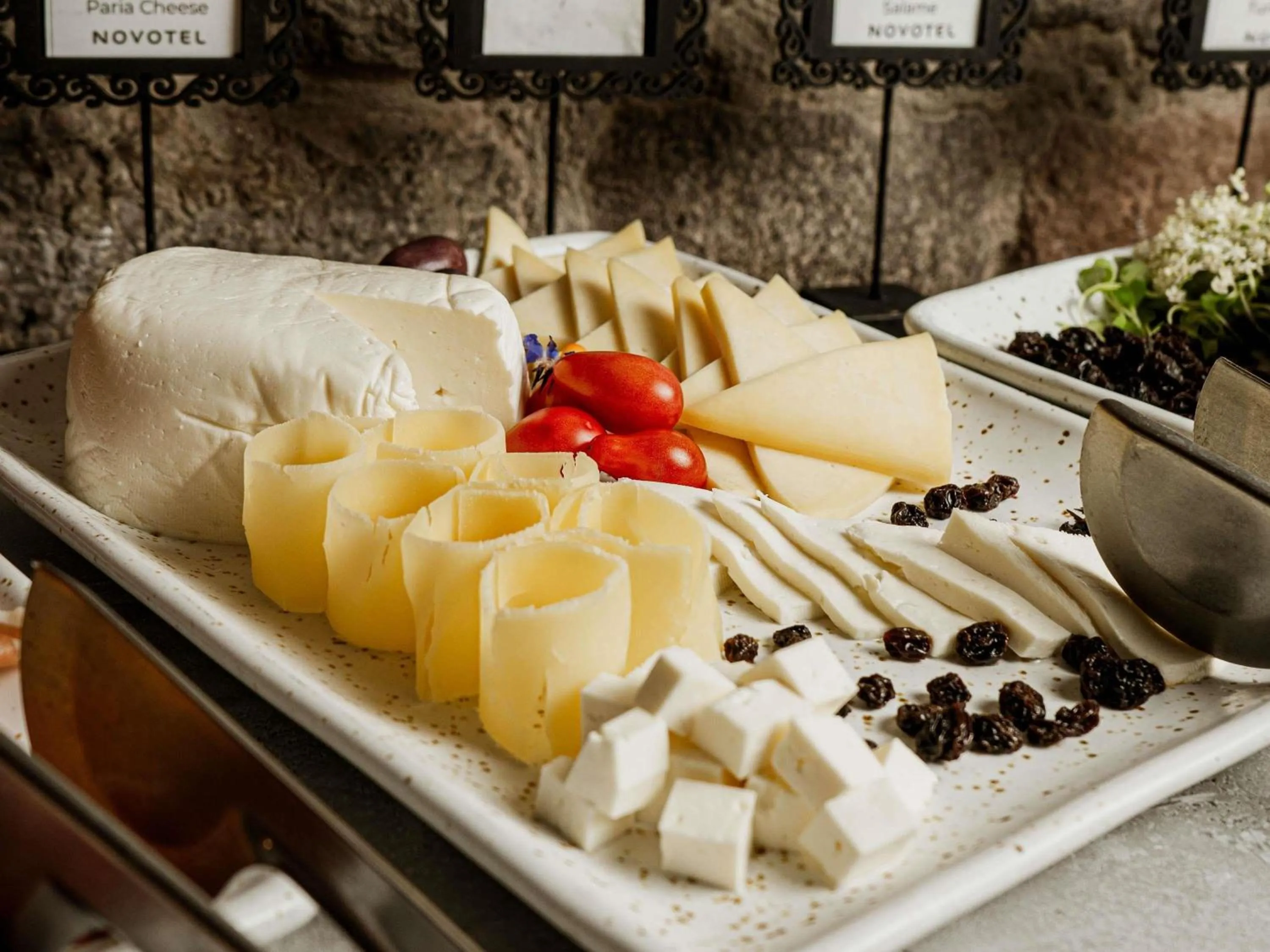 Restaurant/places to eat in Novotel Cusco