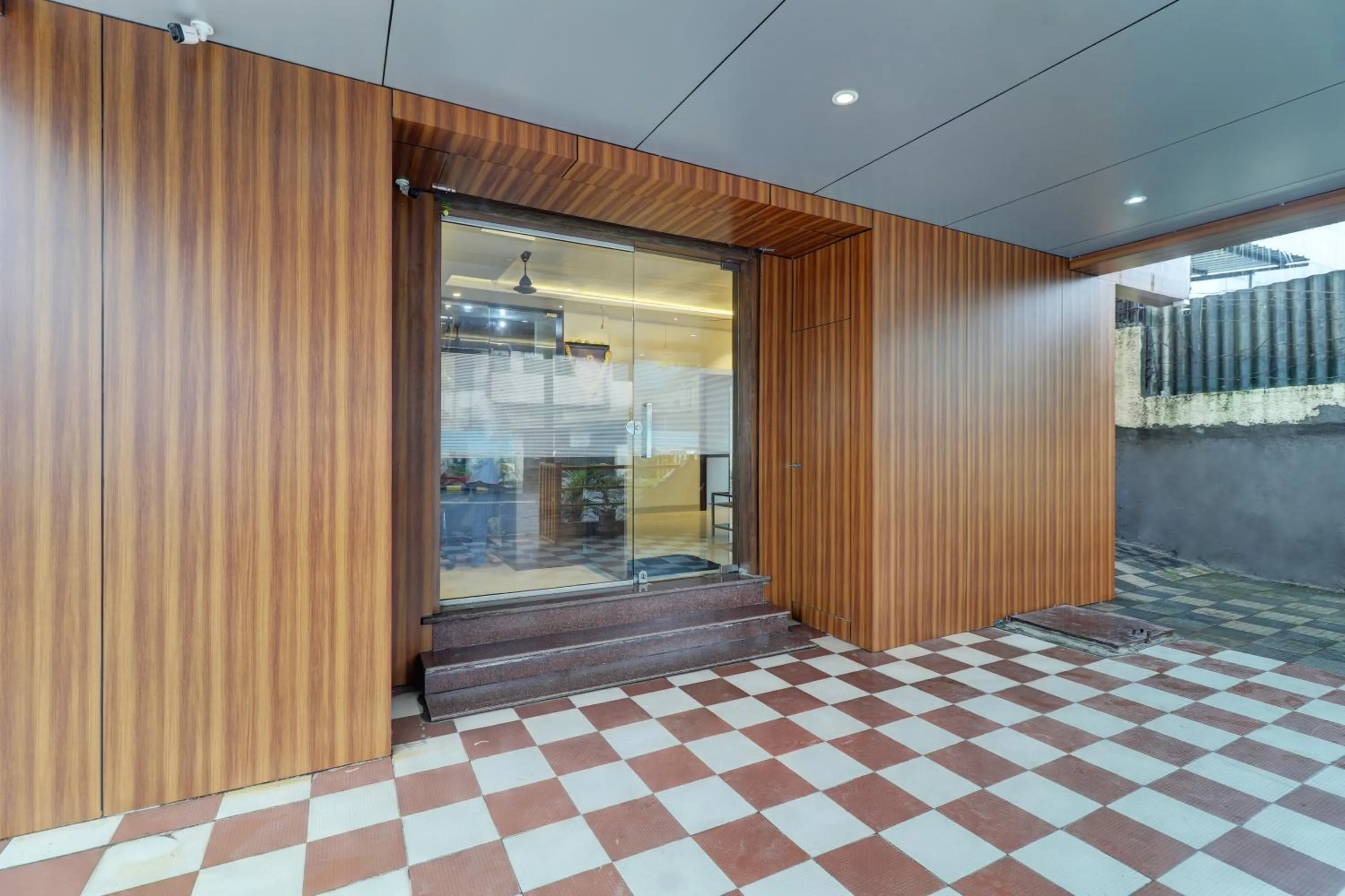 Facade/entrance in New Parimeet Residency