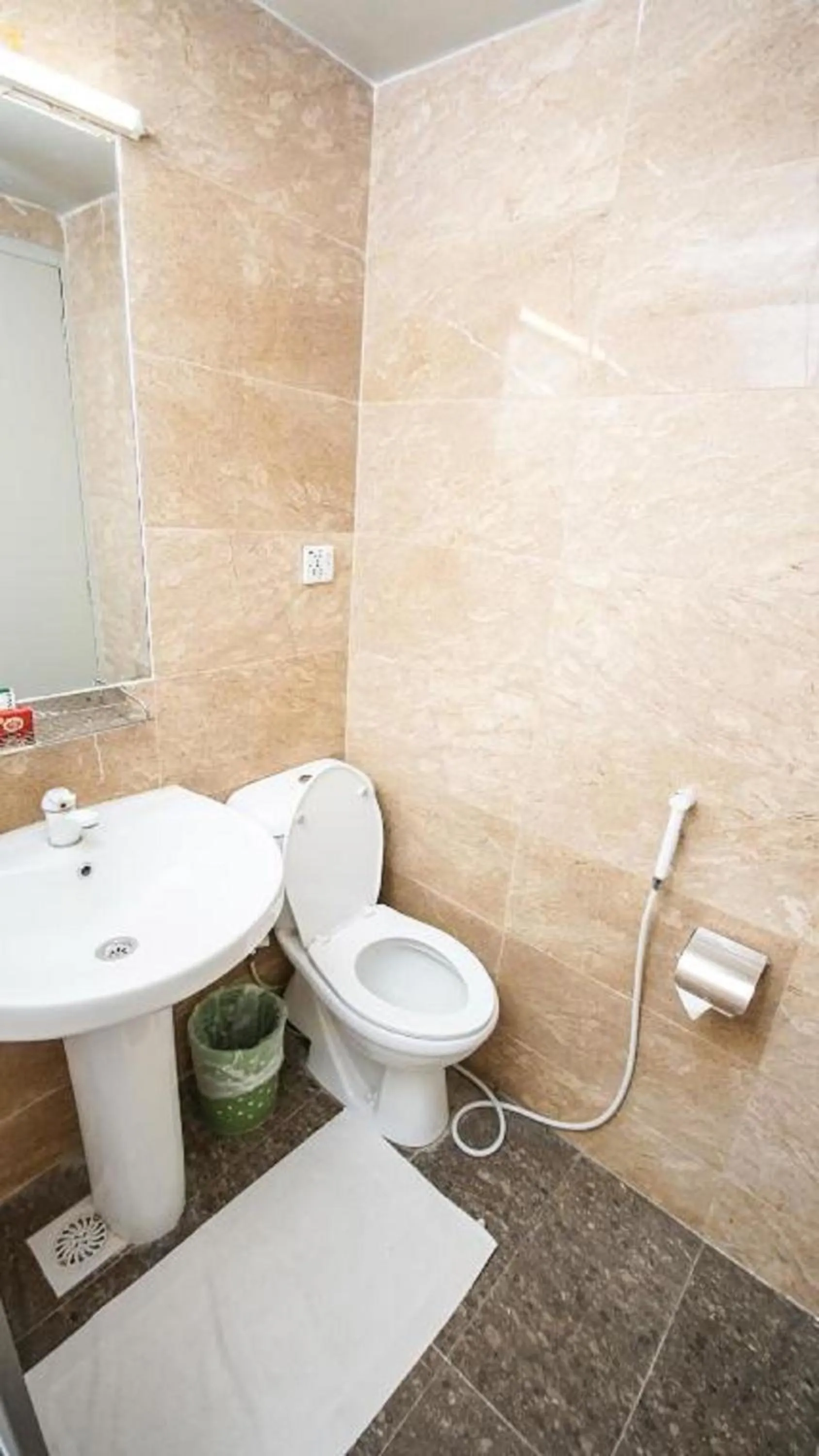 Shower in Faran Hotel