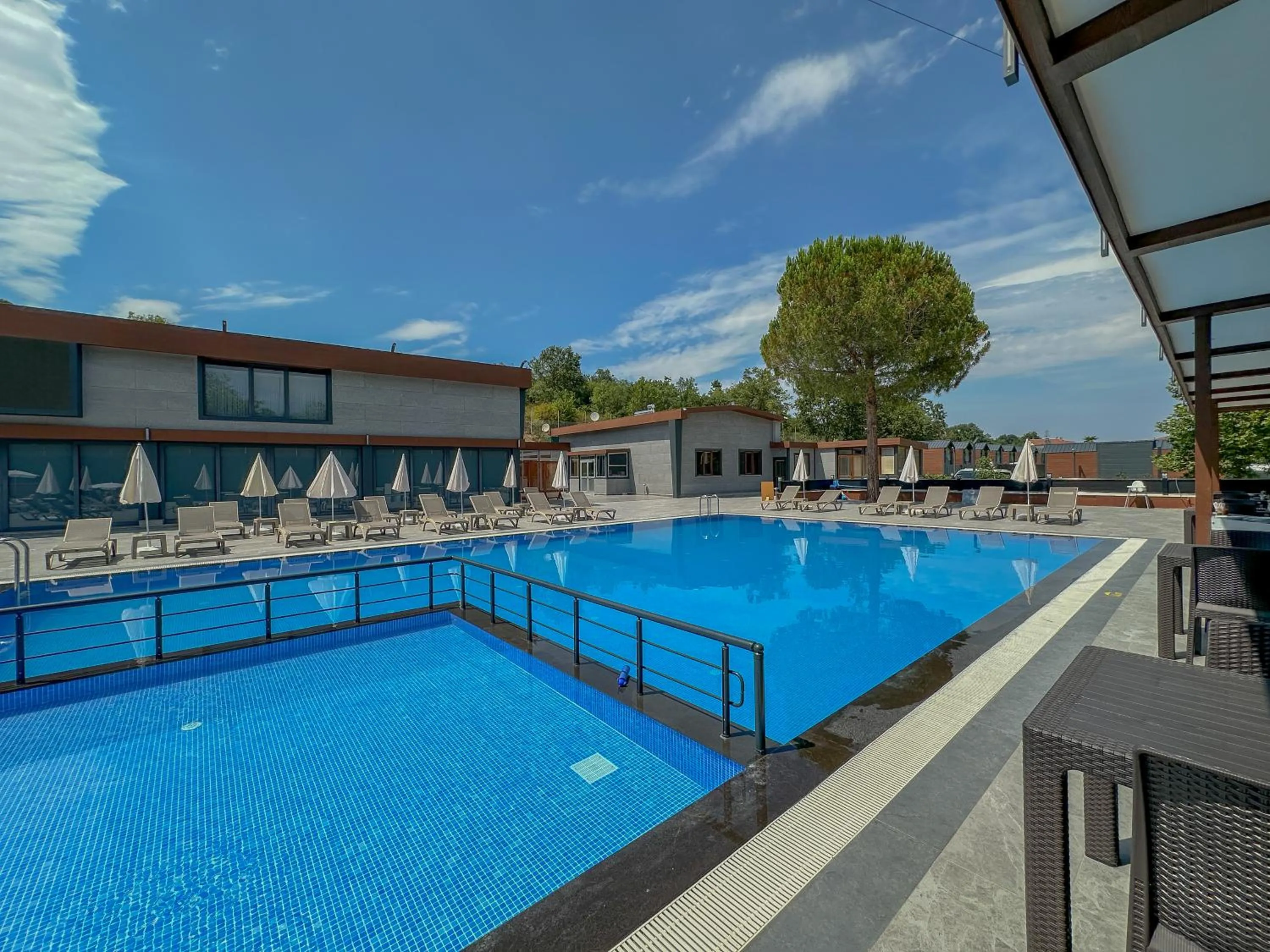 Swimming pool in Baronet Kamping