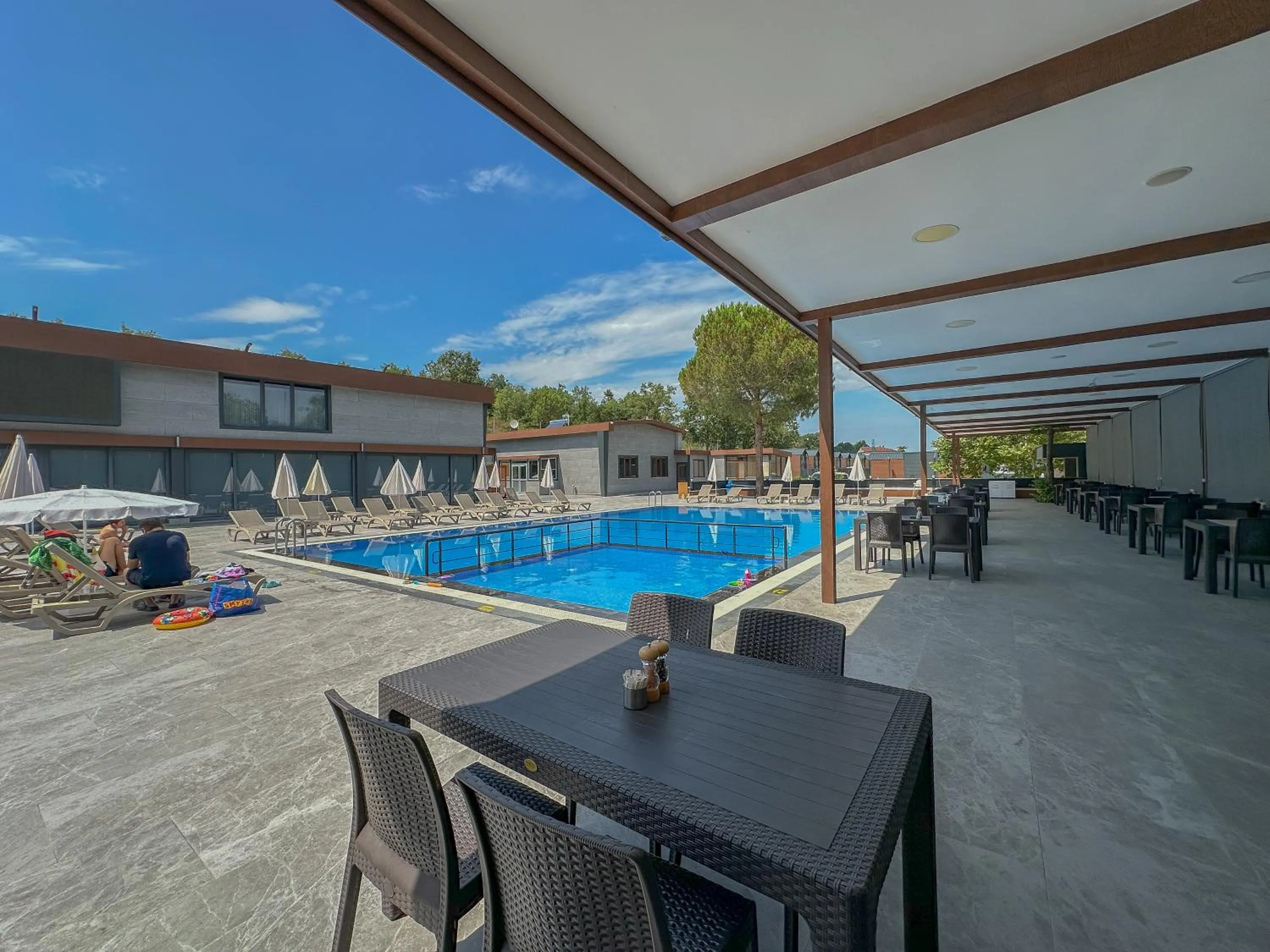 Swimming pool in Baronet Kamping