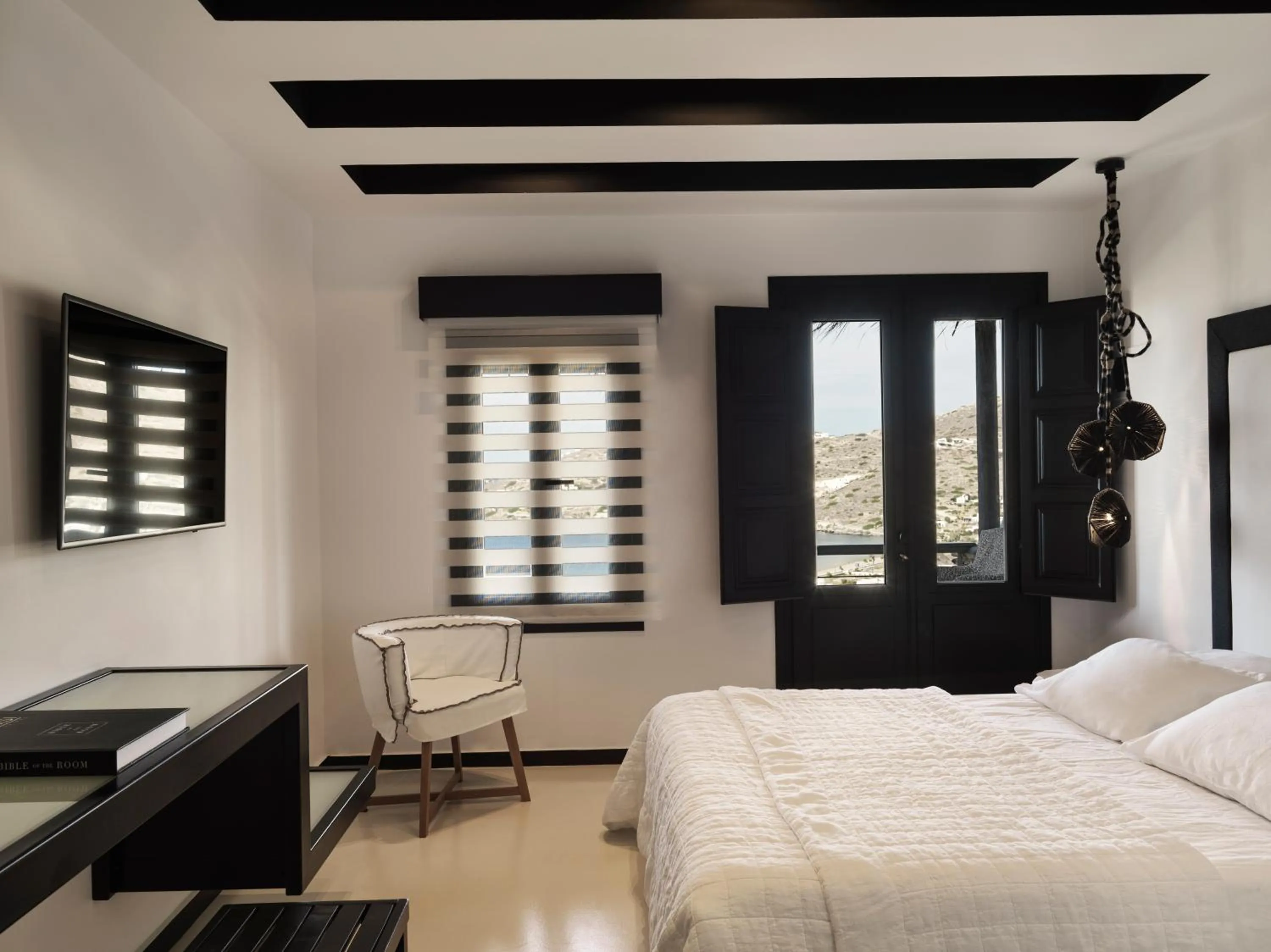 Bedroom, Bed in Liostasi