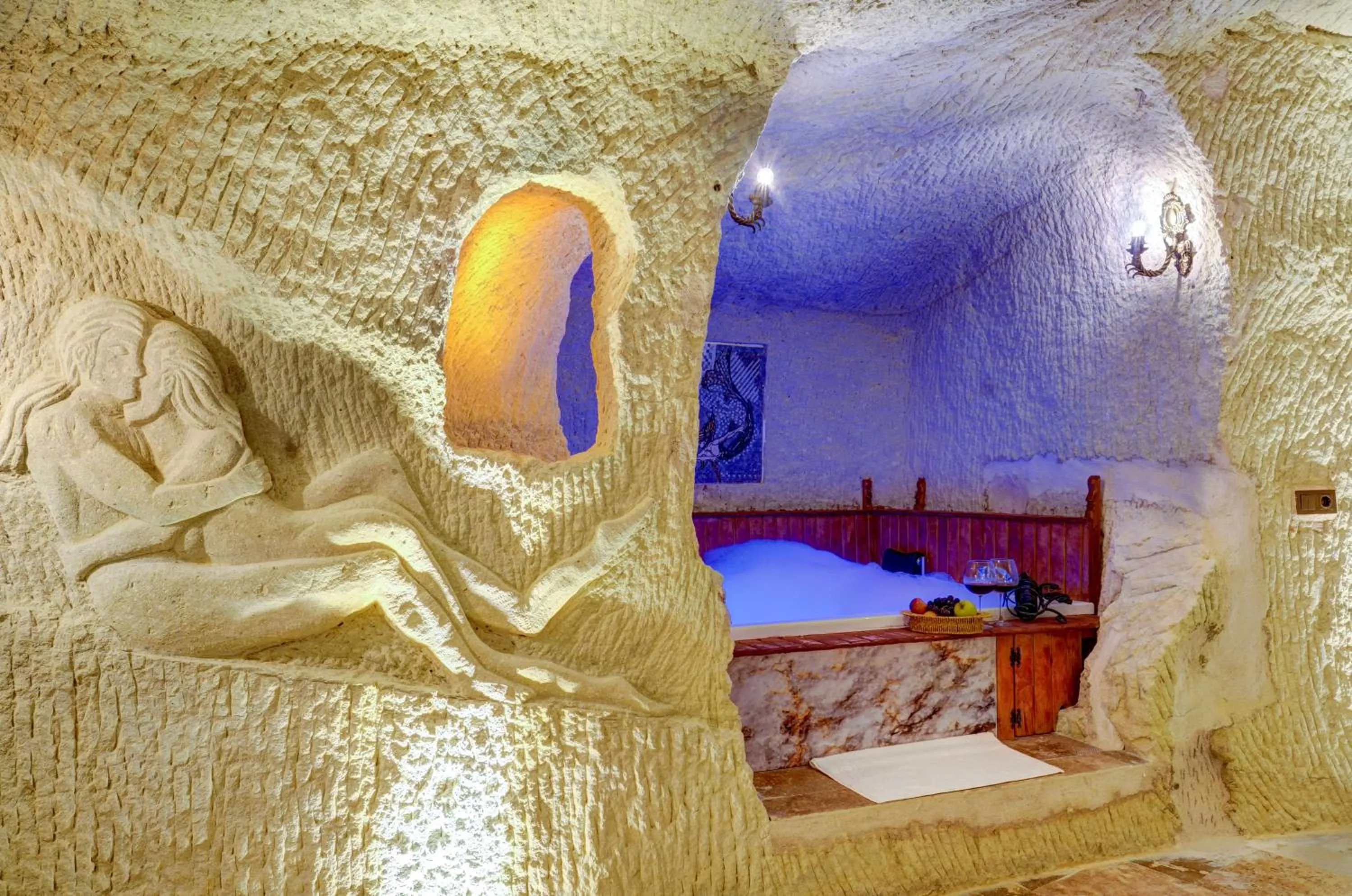 Hot Tub, Bed in Marbay Cave Cappadocia