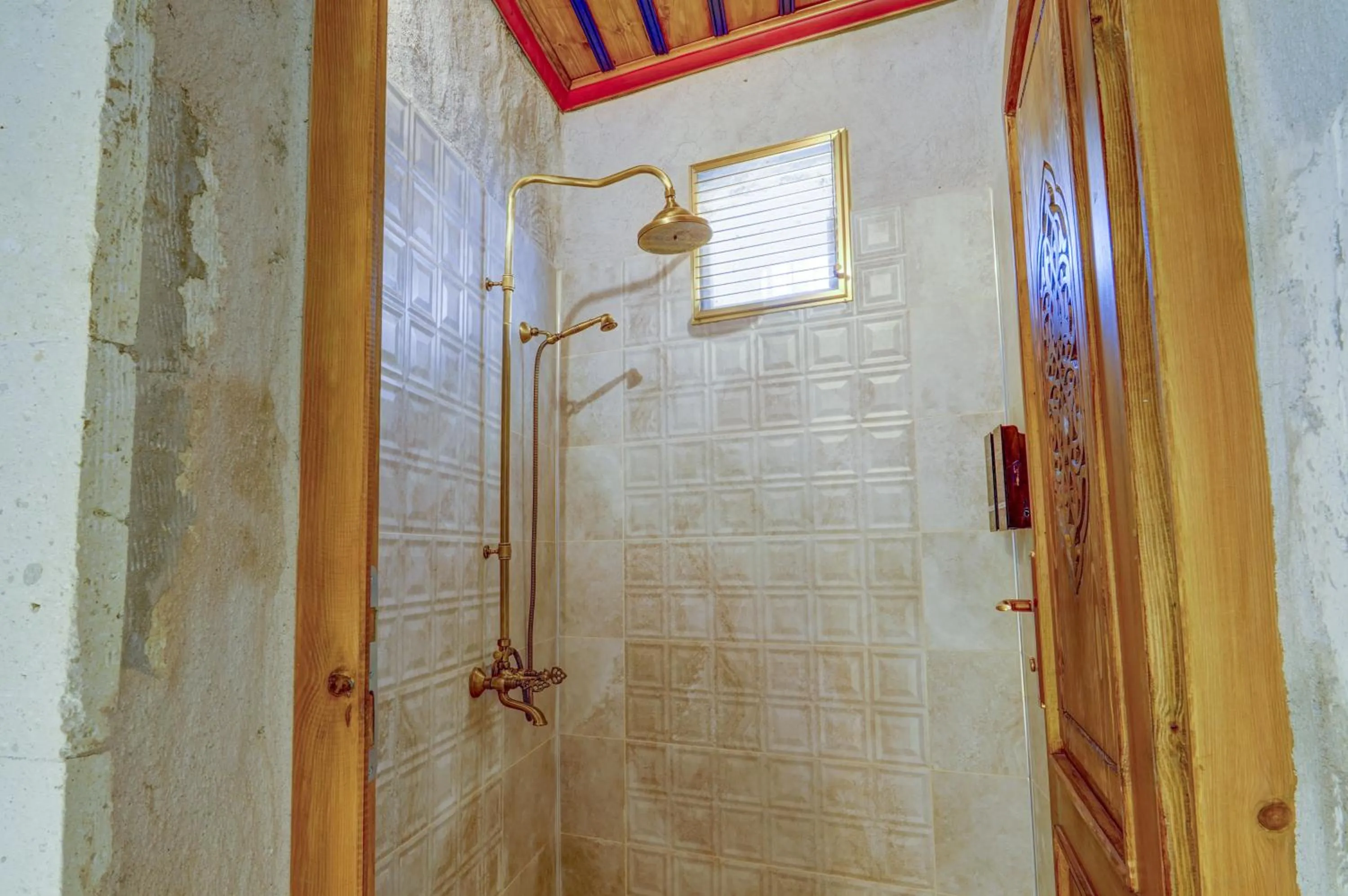 Shower in Marbay Cave Cappadocia