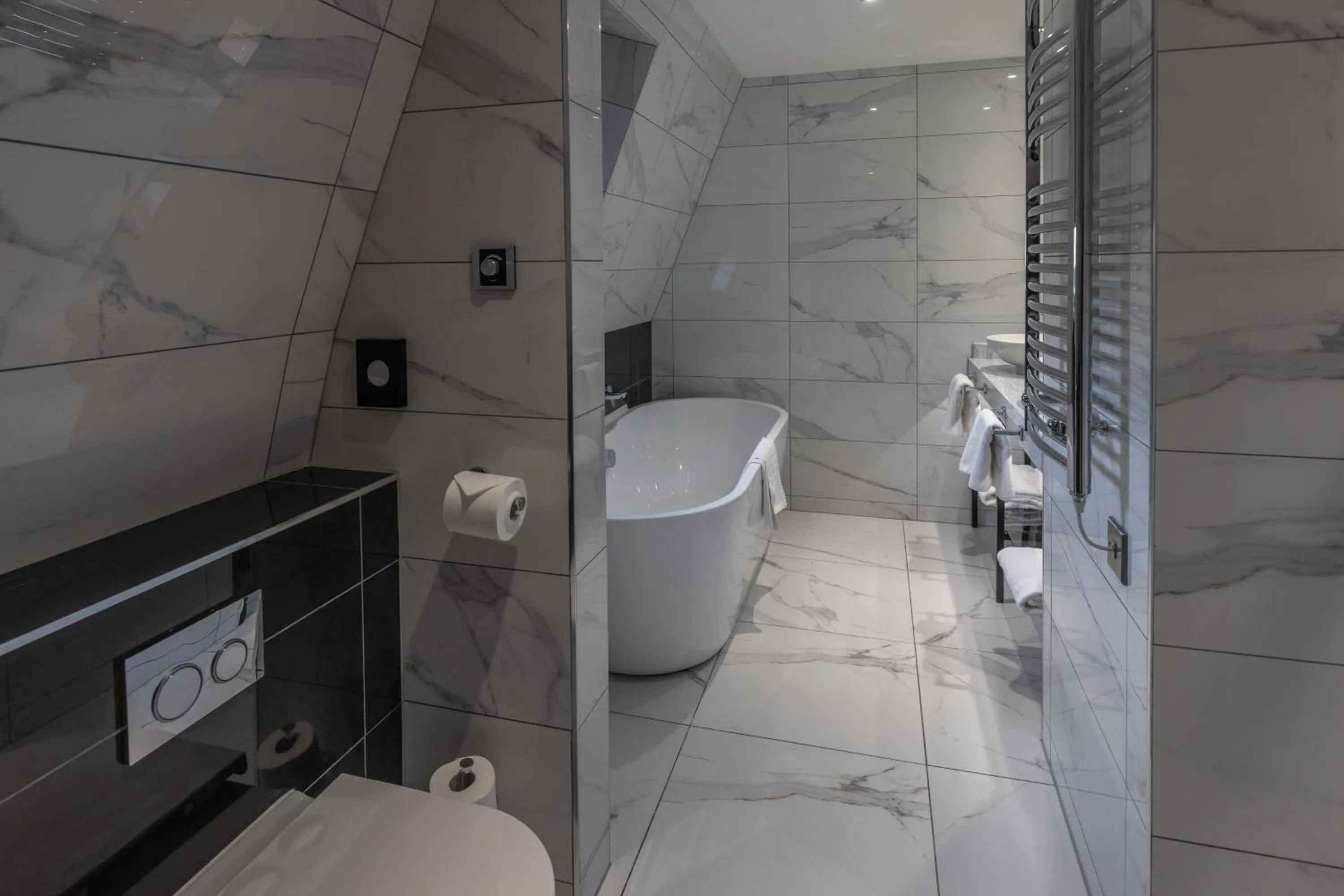 Toilet in Best Western Abbots Barton Hotel