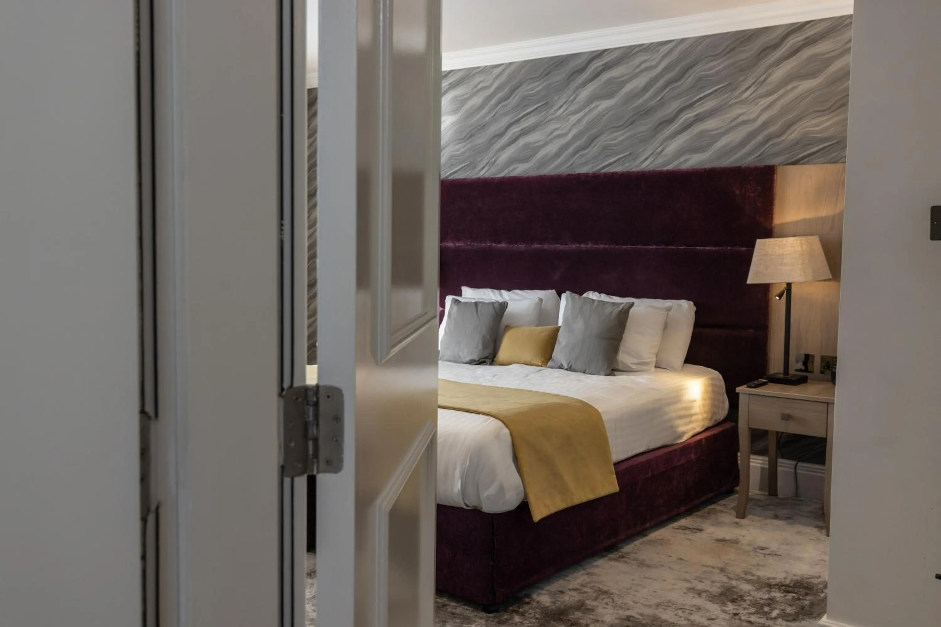 Bed in Best Western Abbots Barton Hotel