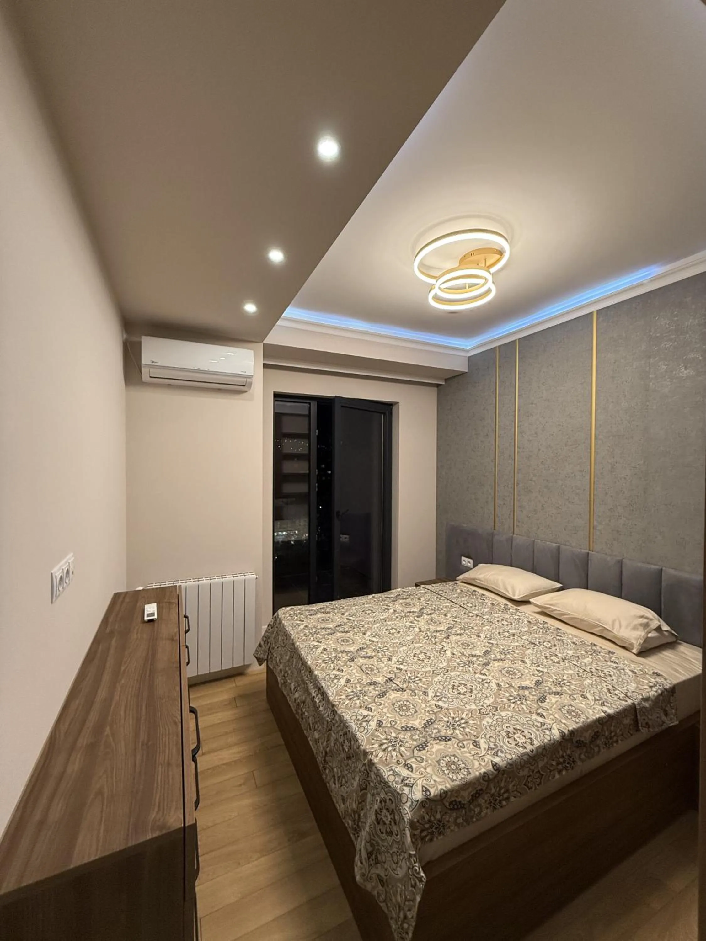 Bed in SoTa Metekhi Hotel