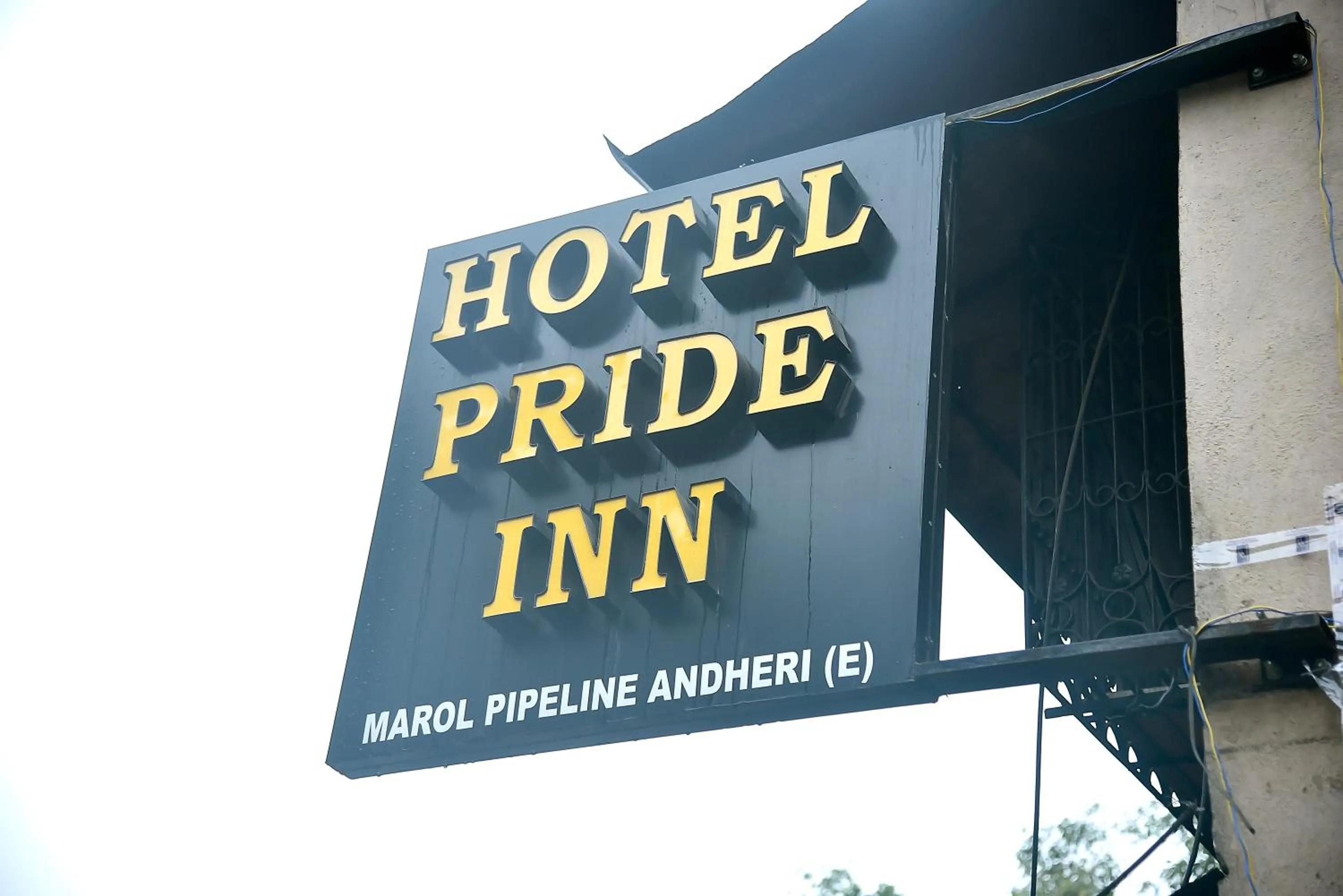Facade/entrance in Hotel Pride Inn