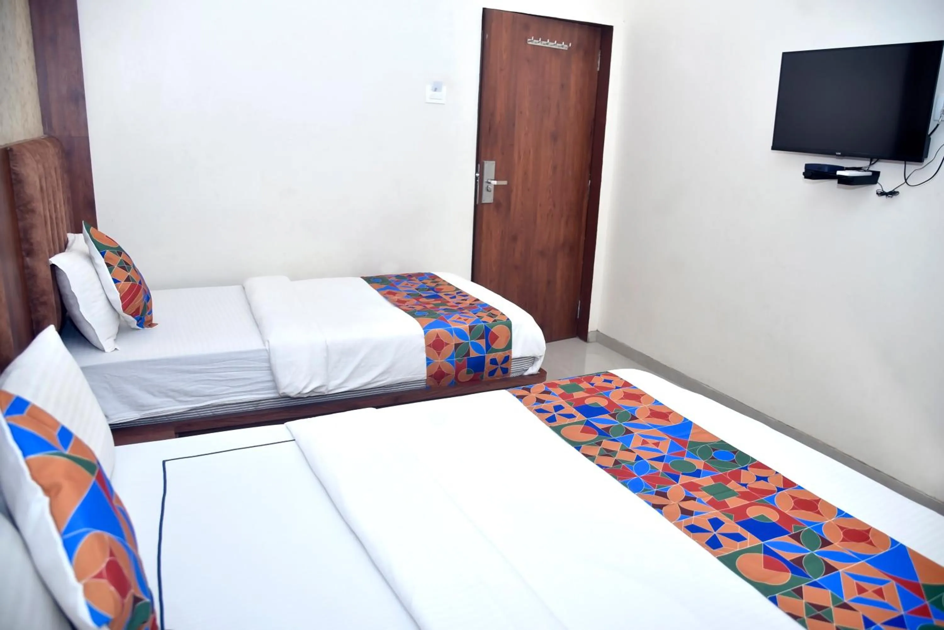 Bedroom, Bed in Hotel Pride Inn