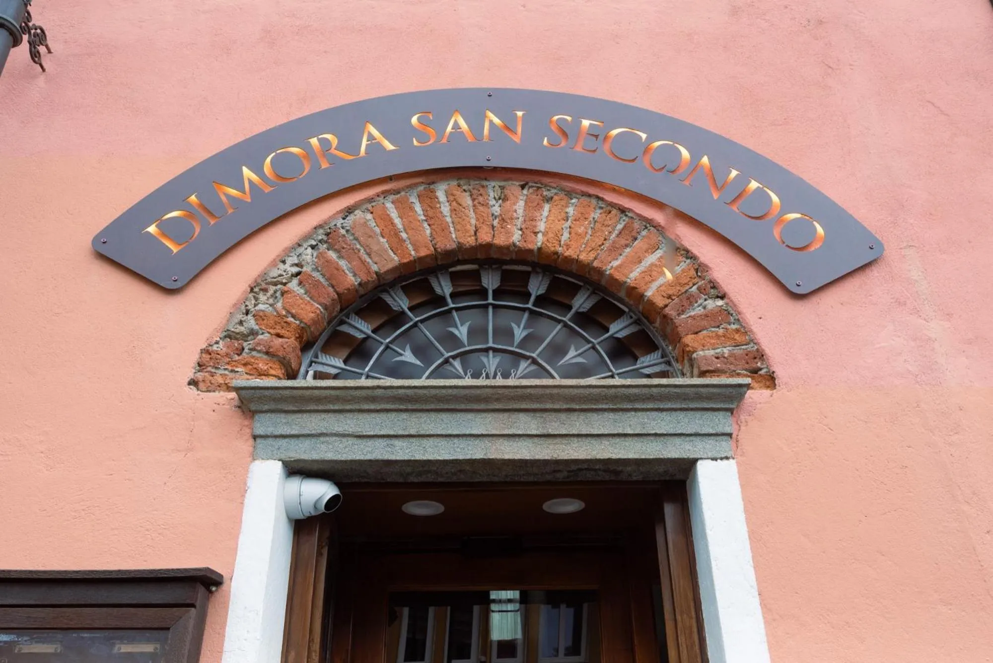 Facade/entrance in Dimora San Secondo