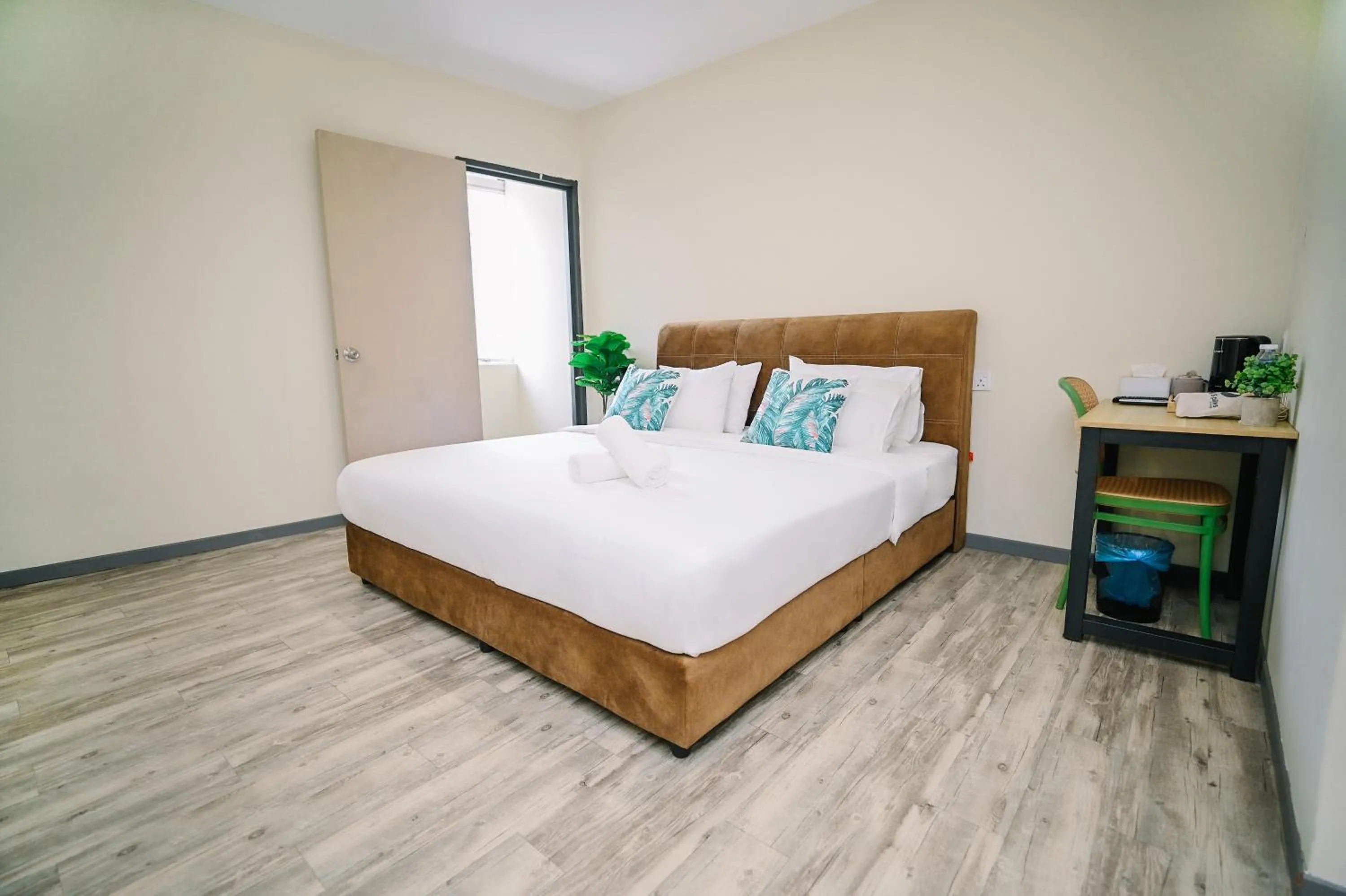 Bed in Swing & Pillows - Putrajaya Selangor