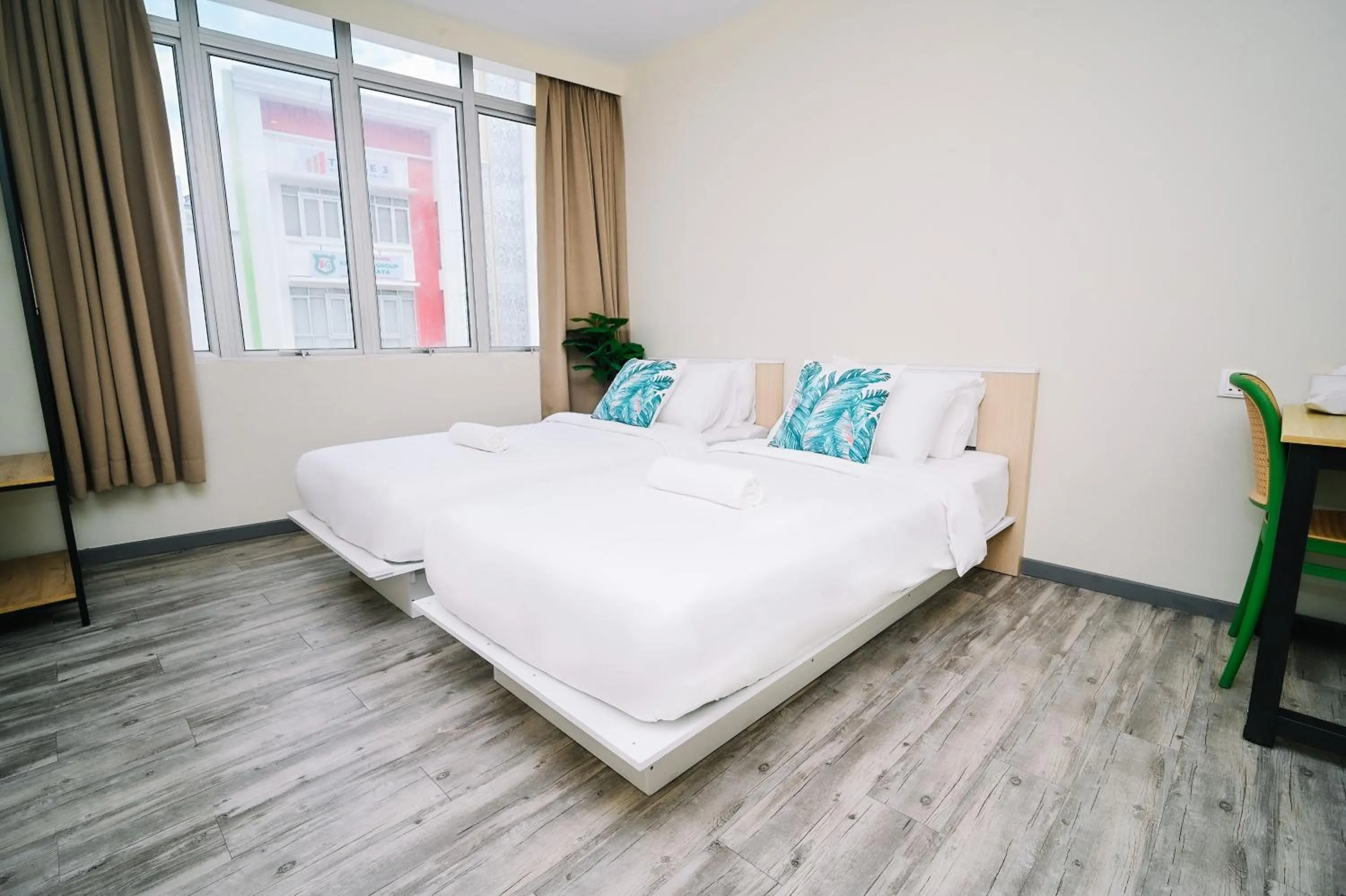 Bed in Swing & Pillows - Putrajaya Selangor