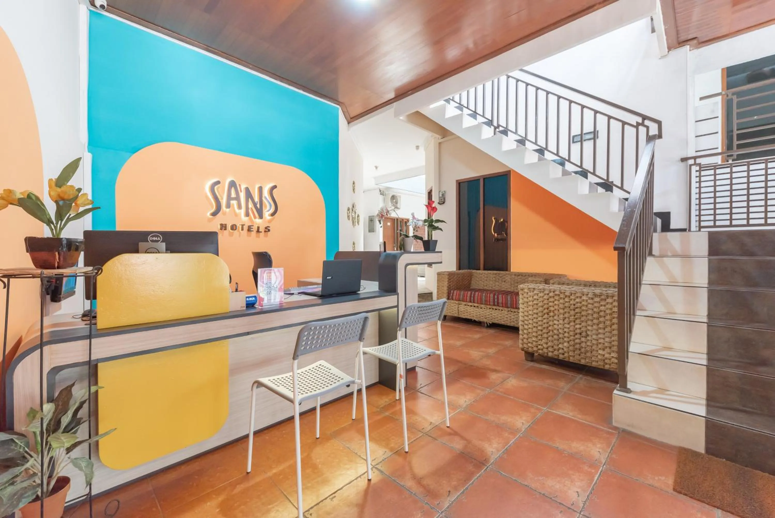 Lobby or reception in Sans Stay Skyland Pasteur Bandung