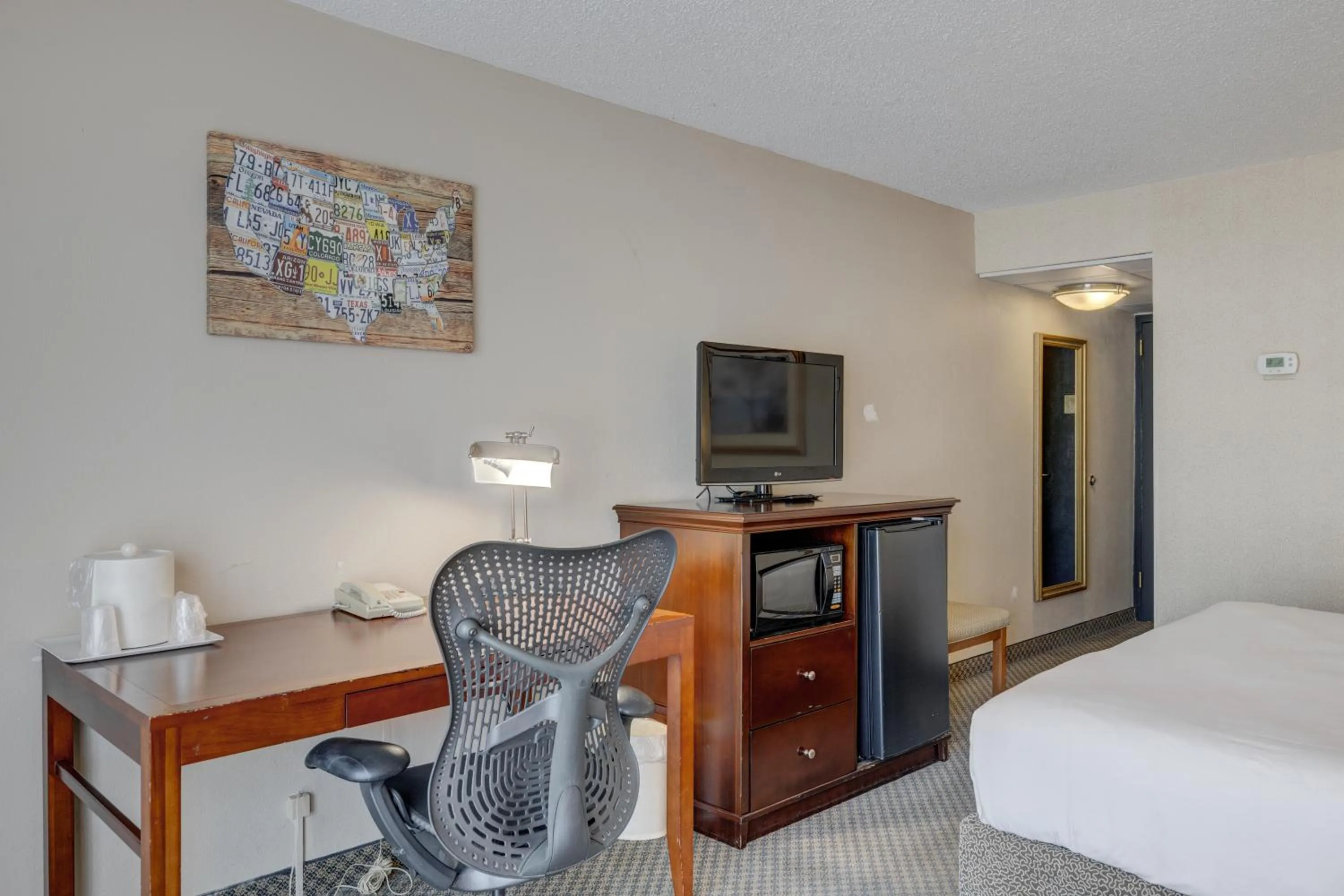 Photo of the whole room, Bed in Riverside Hotel