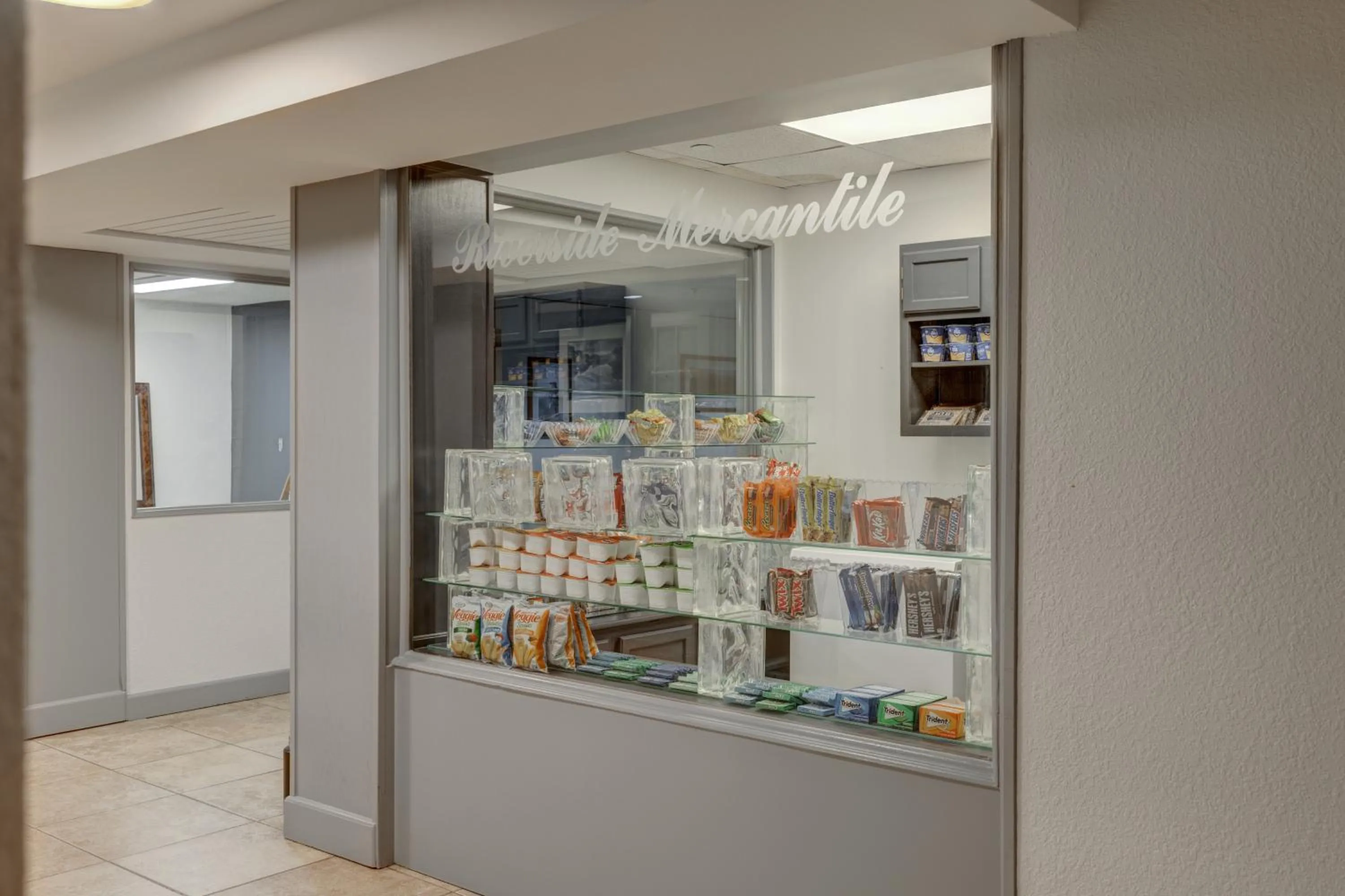 Shopping Area in Riverside Hotel