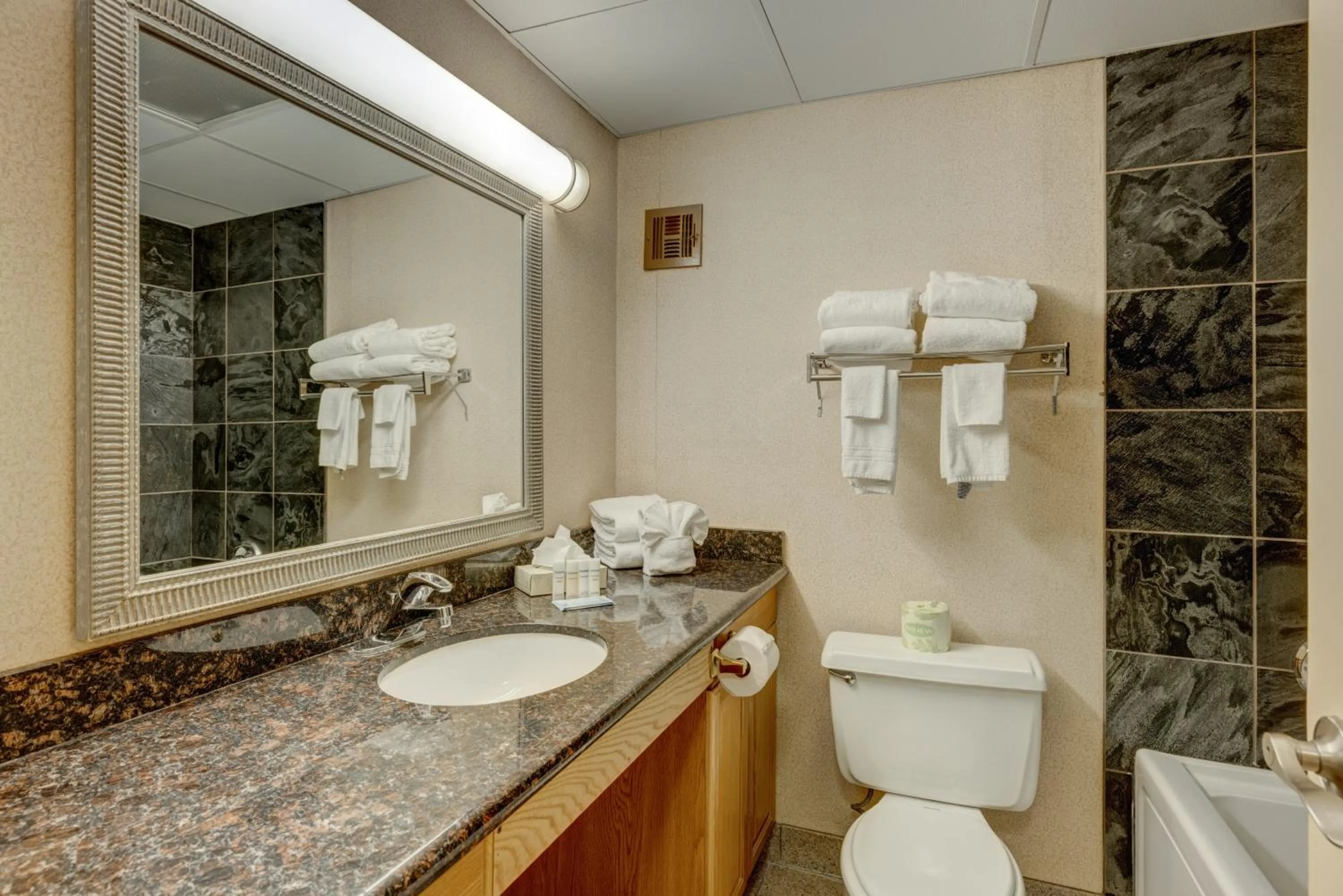 Bathroom in Riverside Hotel