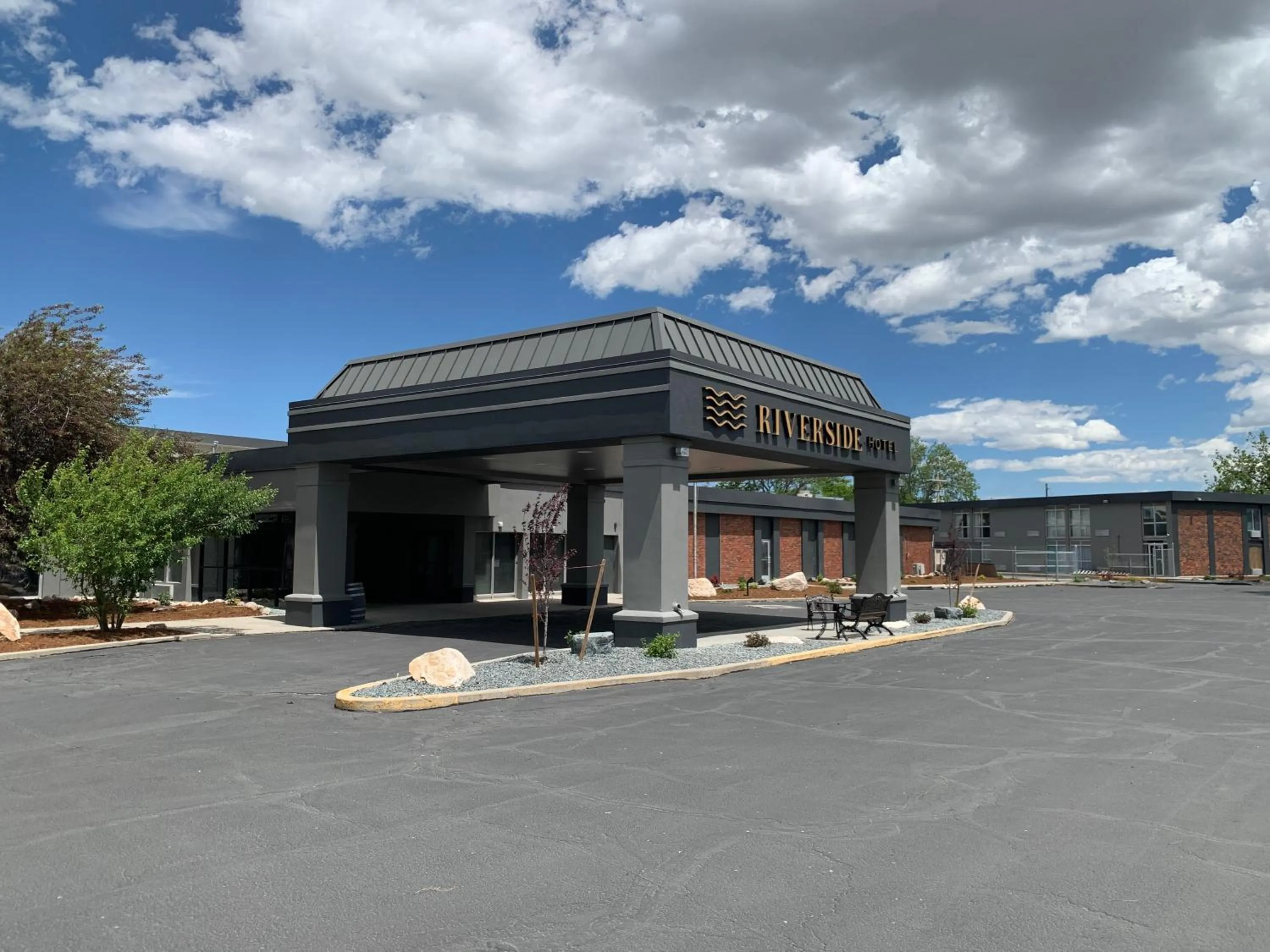 Property building in Riverside Hotel